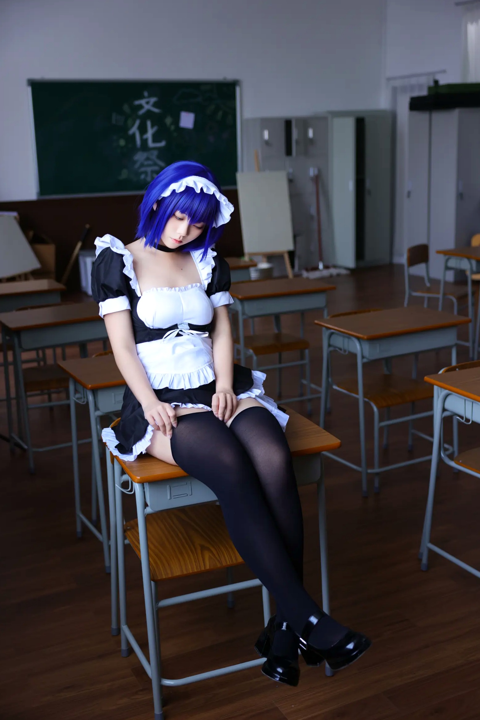 Gallery - G44不会受伤 枫与玲二次元女仆装Cosplay，绝美蓝发气质美女室内私房写真[49P]角色扮演女仆诱惑萌系治愈系 女神私房照_秀色女神 - image 28
