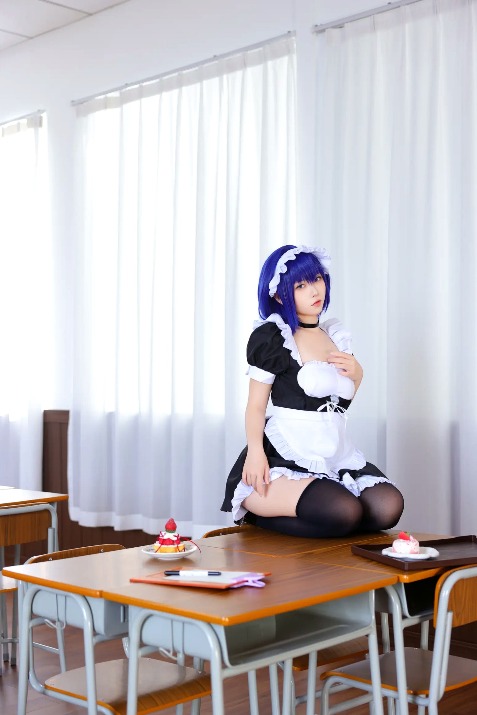 Gallery - G44不会受伤 枫与玲二次元女仆装Cosplay，绝美蓝发气质美女室内私房写真[49P]角色扮演女仆诱惑萌系治愈系 女神私房照_秀色女神 - image 33