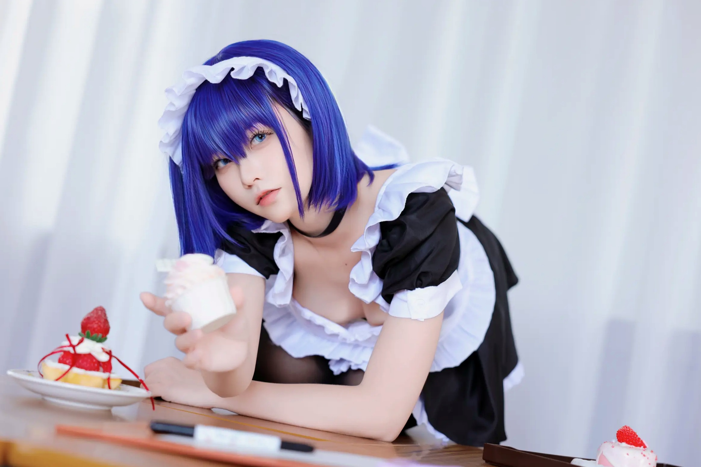 Gallery - G44不会受伤 枫与玲二次元女仆装Cosplay，绝美蓝发气质美女室内私房写真[49P]角色扮演女仆诱惑萌系治愈系 女神私房照_秀色女神 - image 34
