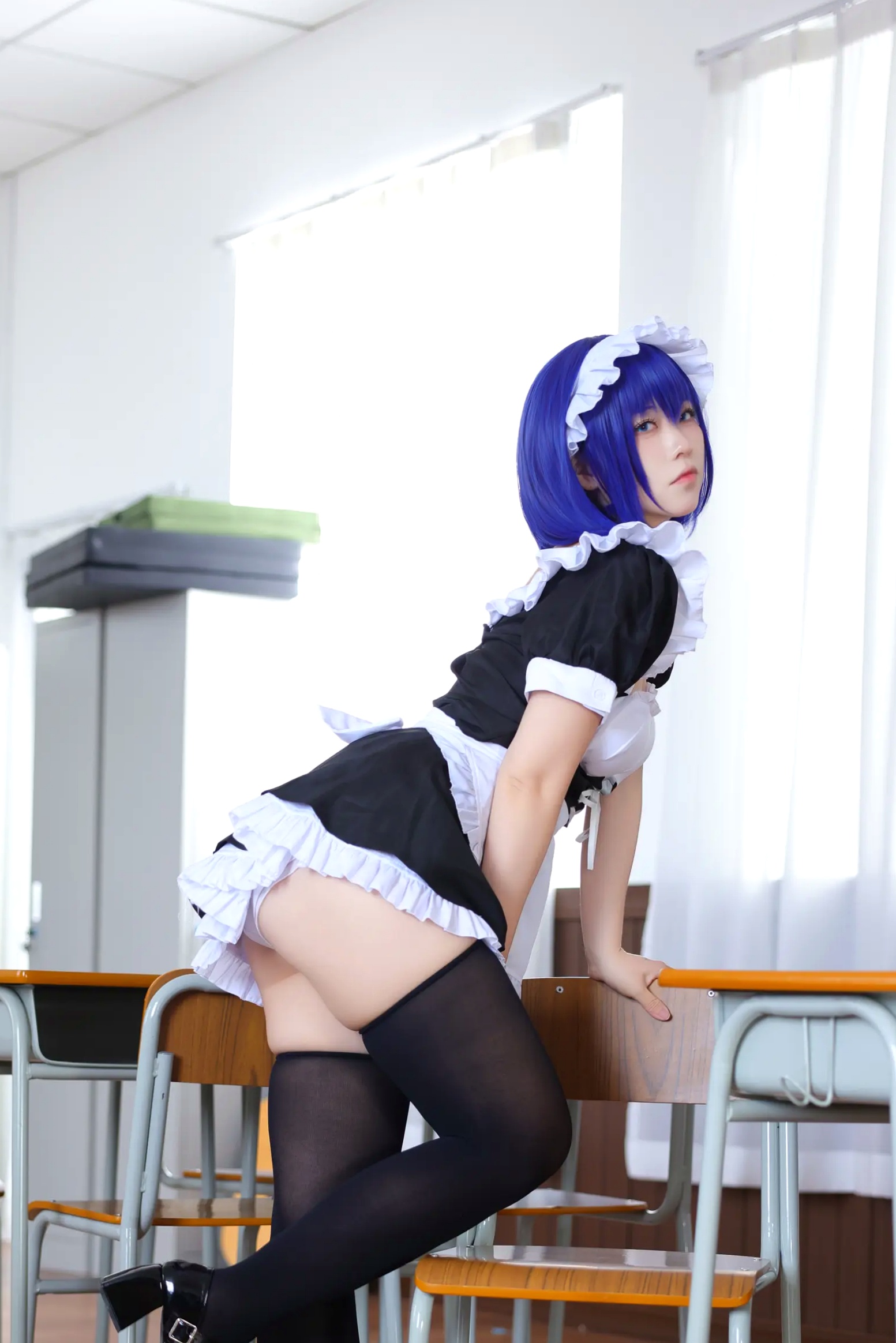 Gallery - G44不会受伤 枫与玲二次元女仆装Cosplay，绝美蓝发气质美女室内私房写真[49P]角色扮演女仆诱惑萌系治愈系 女神私房照_秀色女神 - image 46