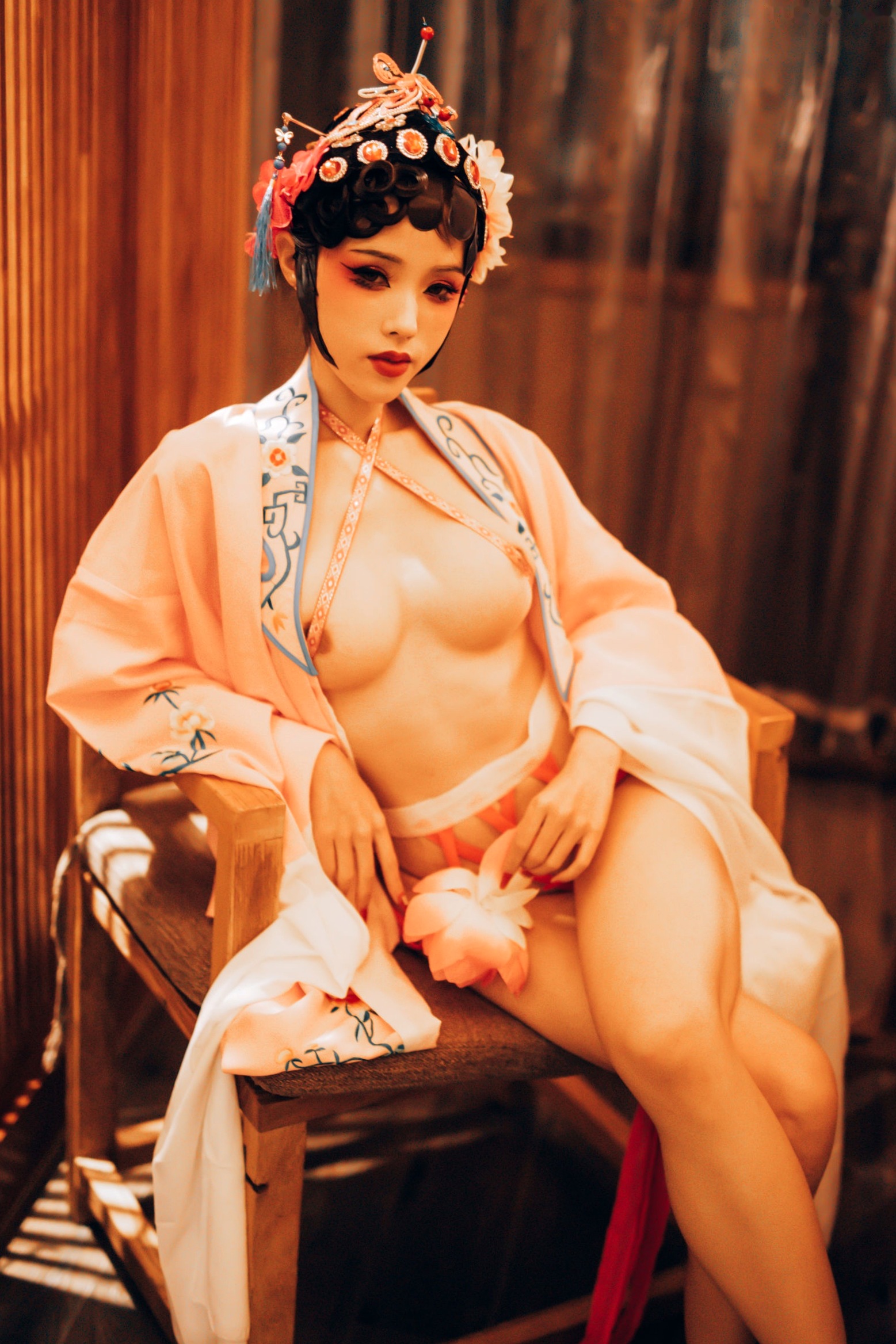 Gallery - 钛合金TiTi-潘金莲古风戏曲装，极致古典美学私房写真，魅惑眼妆风情万种，大尺度呈现惊艳东方尤物盛宴角色扮演私房照大尺度性感尤物 女神私房照_秀色女神 - image 2