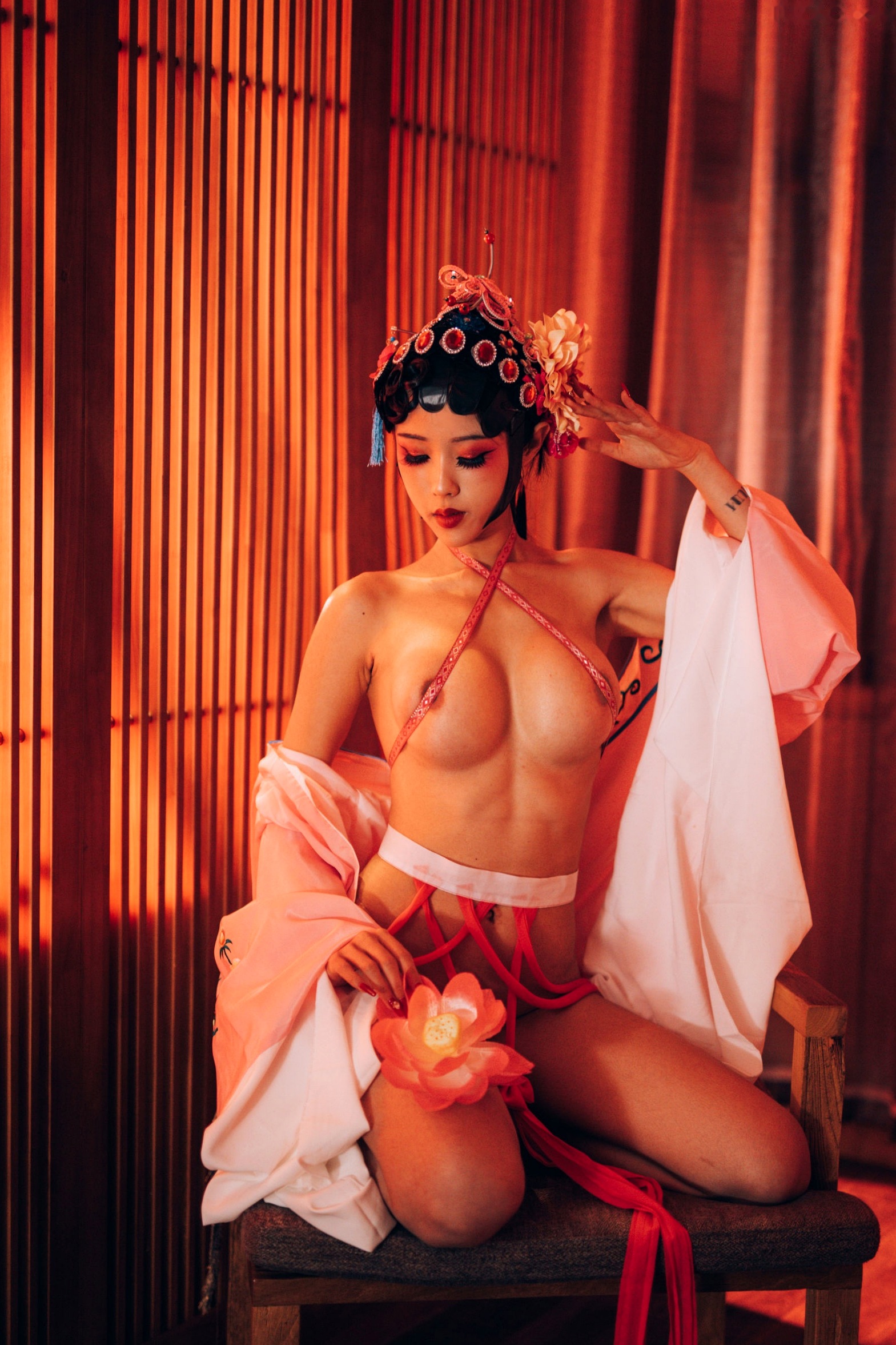 Gallery - 钛合金TiTi-潘金莲古风戏曲装，极致古典美学私房写真，魅惑眼妆风情万种，大尺度呈现惊艳东方尤物盛宴角色扮演私房照大尺度性感尤物 女神私房照_秀色女神 - image 33