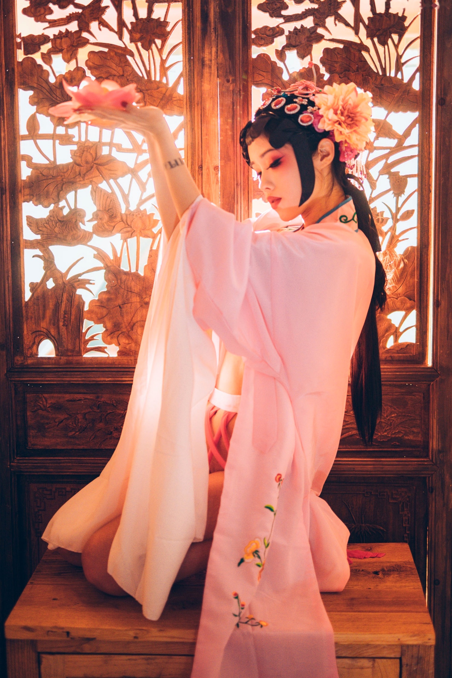 Gallery - 钛合金TiTi-潘金莲古风戏曲装，极致古典美学私房写真，魅惑眼妆风情万种，大尺度呈现惊艳东方尤物盛宴角色扮演私房照大尺度性感尤物 女神私房照_秀色女神 - image 74