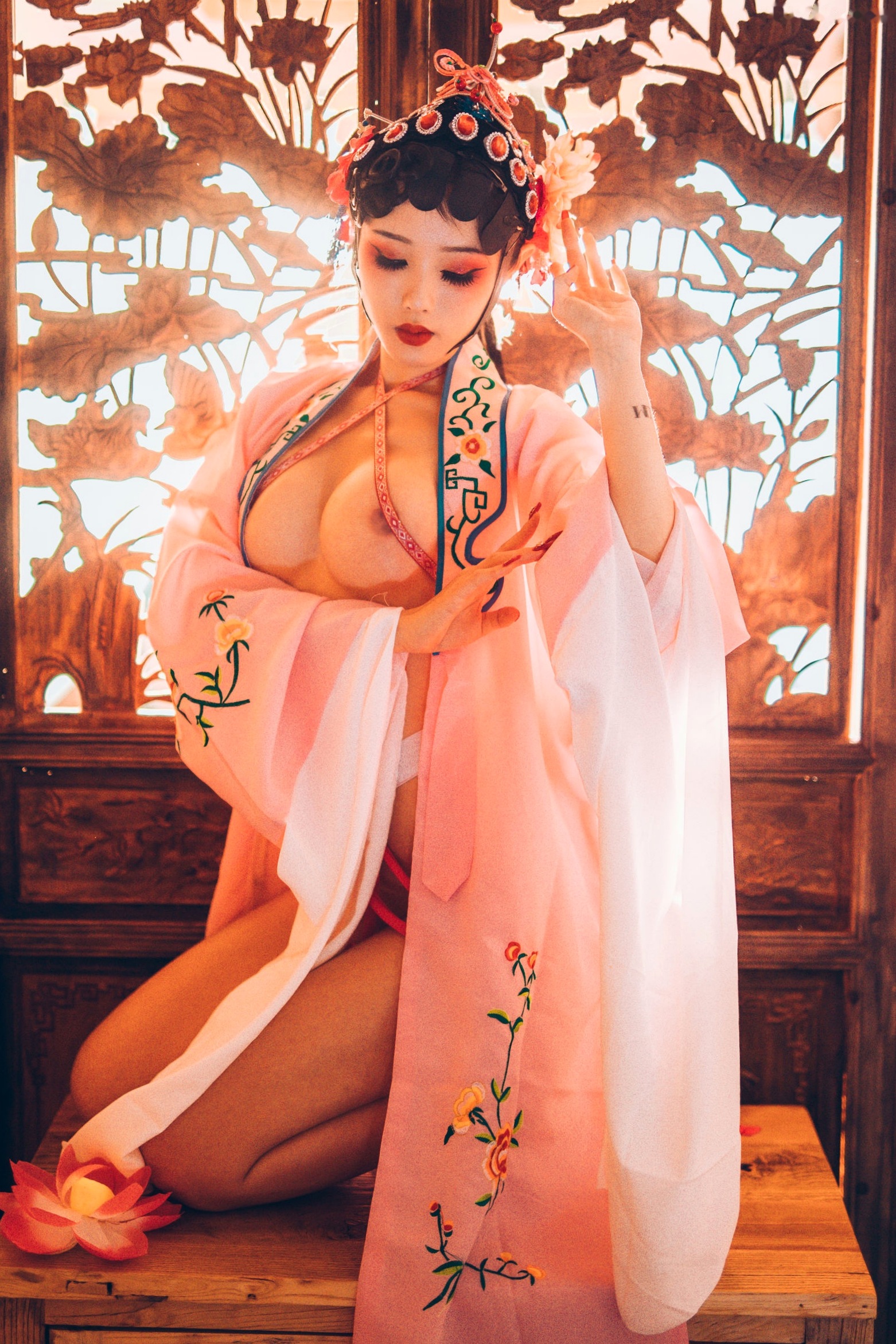 Gallery - 钛合金TiTi-潘金莲古风戏曲装，极致古典美学私房写真，魅惑眼妆风情万种，大尺度呈现惊艳东方尤物盛宴角色扮演私房照大尺度性感尤物 女神私房照_秀色女神 - image 76