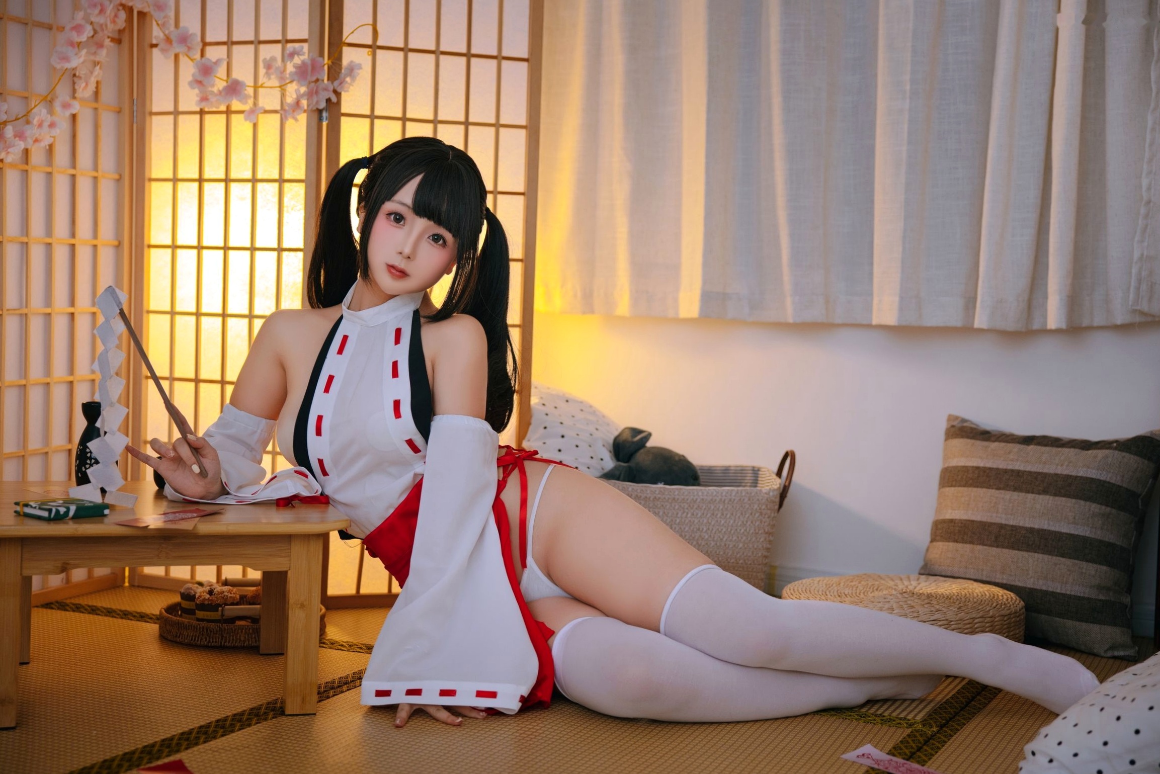 Gallery - 日奈娇-御币巫女：日式榻榻米绳缚角色扮演，清纯童颜与性感身材的极致诱惑私房大尺度写真角色扮演私房照大尺度性感诱惑 女神私房照_秀色女神 - image 50