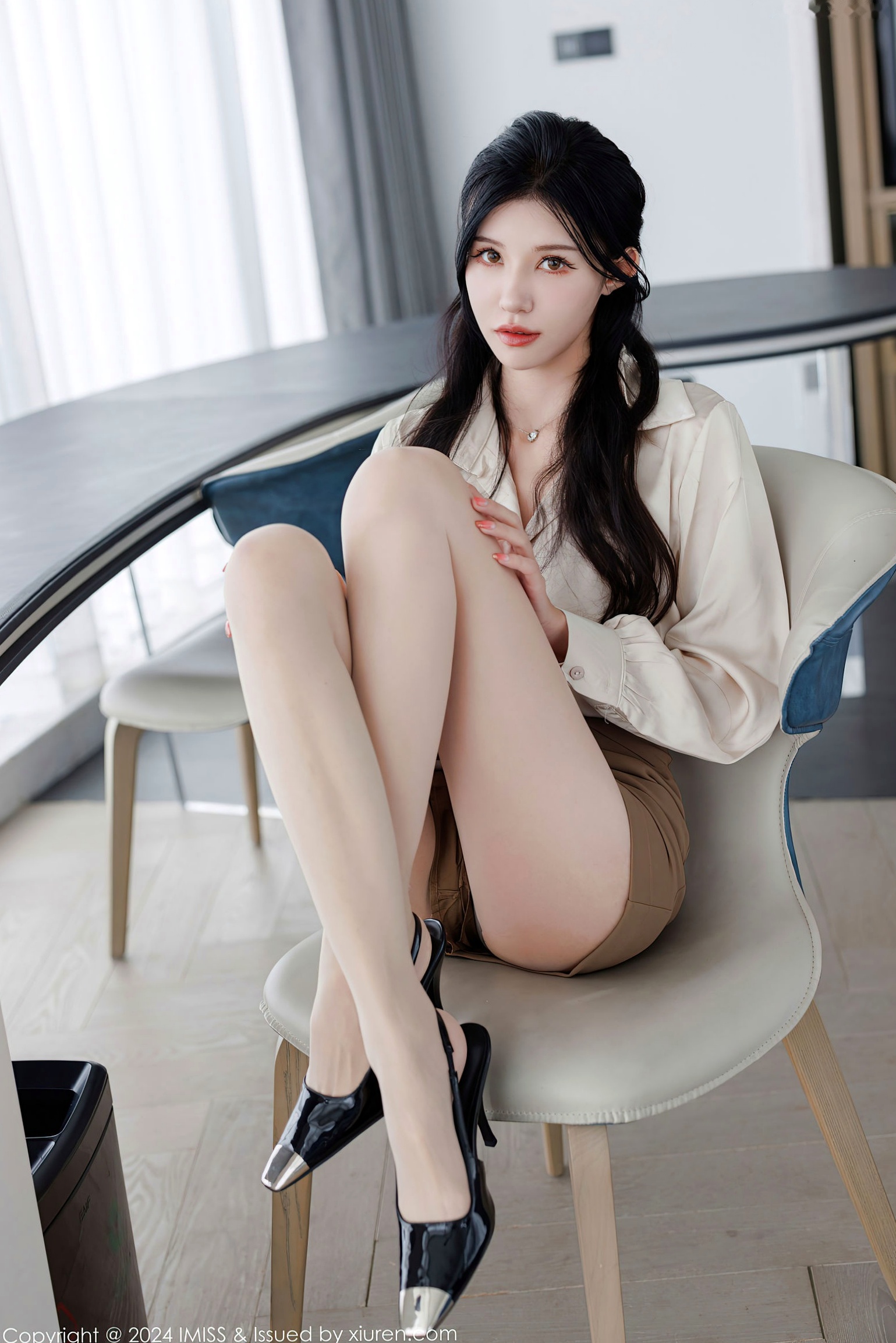 Gallery - 《IMiss爱蜜社 - Honey Club -767-泥鳅鳅-白衬衫褐色短裙黑蕾丝内衣制服诱惑私房写真-2024.03.07》爱蜜社 - Honey Club 性感气质丝袜内衣 女神私房照_秀色女神 - image 11