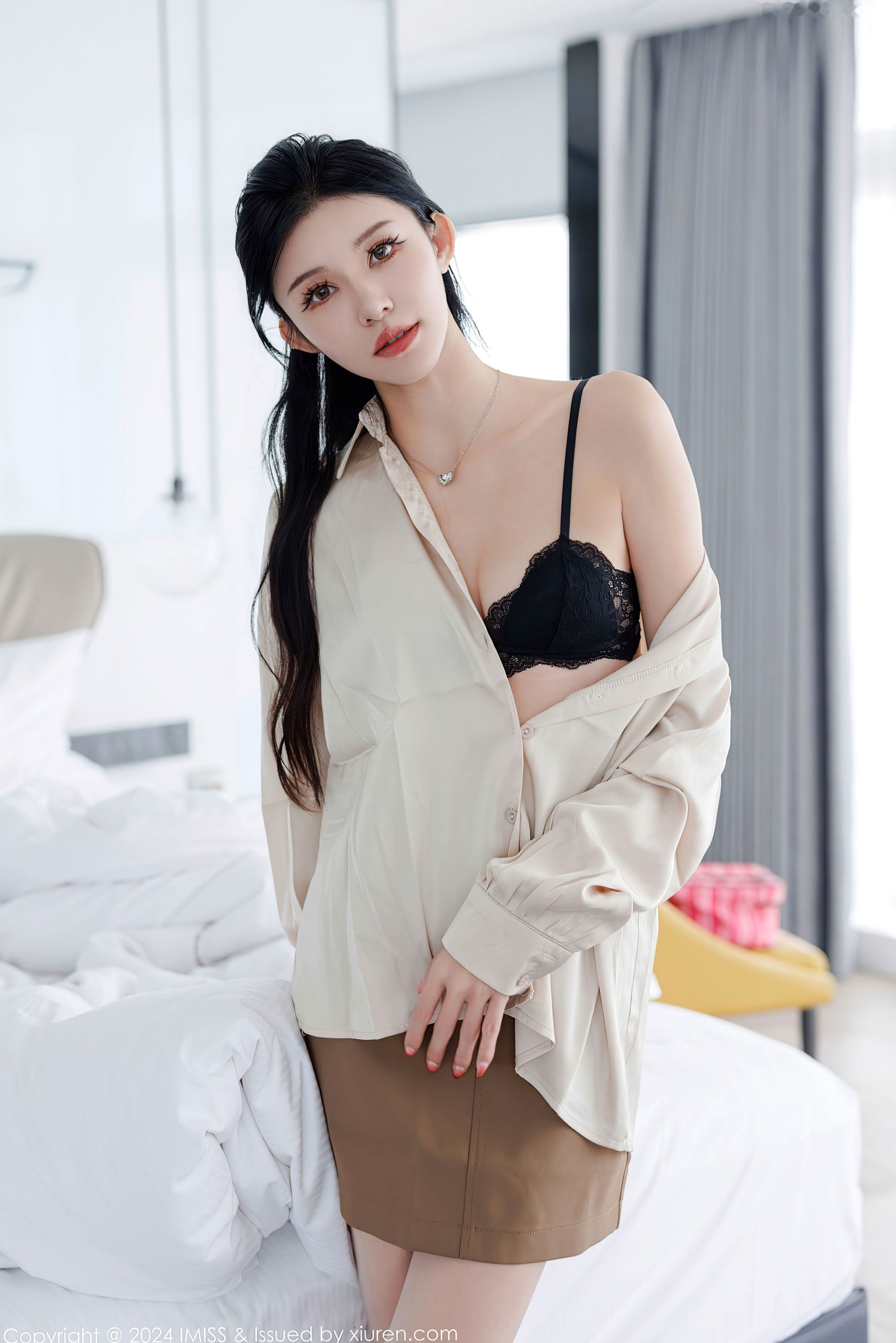 Gallery - 《IMiss爱蜜社 - Honey Club -767-泥鳅鳅-白衬衫褐色短裙黑蕾丝内衣制服诱惑私房写真-2024.03.07》爱蜜社 - Honey Club 性感气质丝袜内衣 女神私房照_秀色女神 - image 23