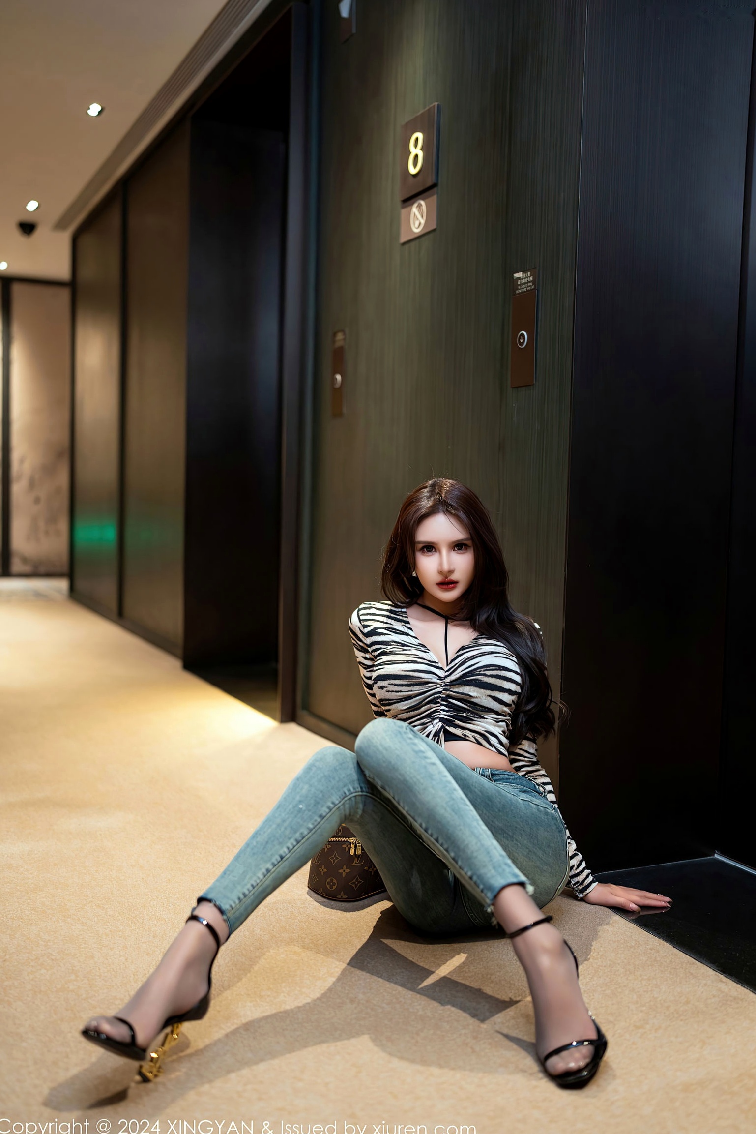 Gallery - XingYan星颜社- Star Face -224-Emily尹菲-斑马纹吊带与丝袜私房-酒店走廊风情-性感大尺度写真-2024.01.18星颜社- Star Face 性感丝袜私房照大尺度诱惑 女神私房照_秀色女神 - image 66