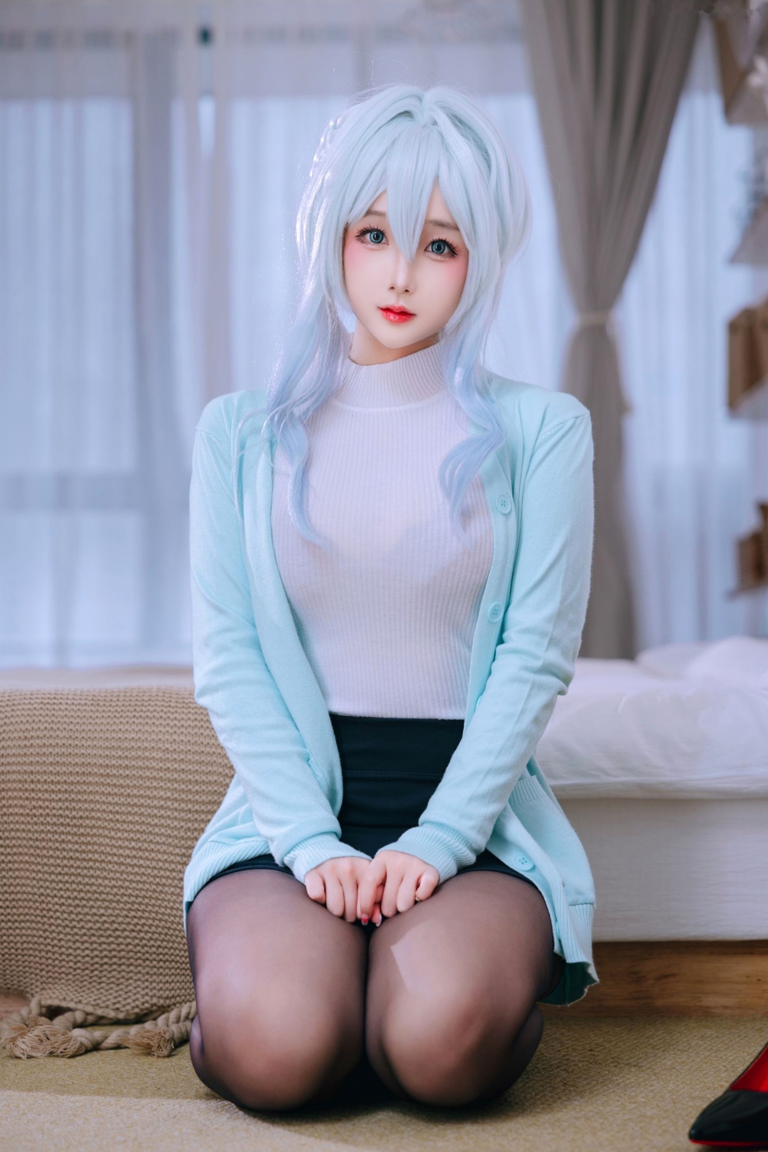 Gallery - 日奈娇-未亡人雪女角色扮演私房摄影，清冷蓝发魅惑性感内衣与居家美腿诱惑角色扮演性感私房照诱惑 女神私房照_秀色女神 - image 3