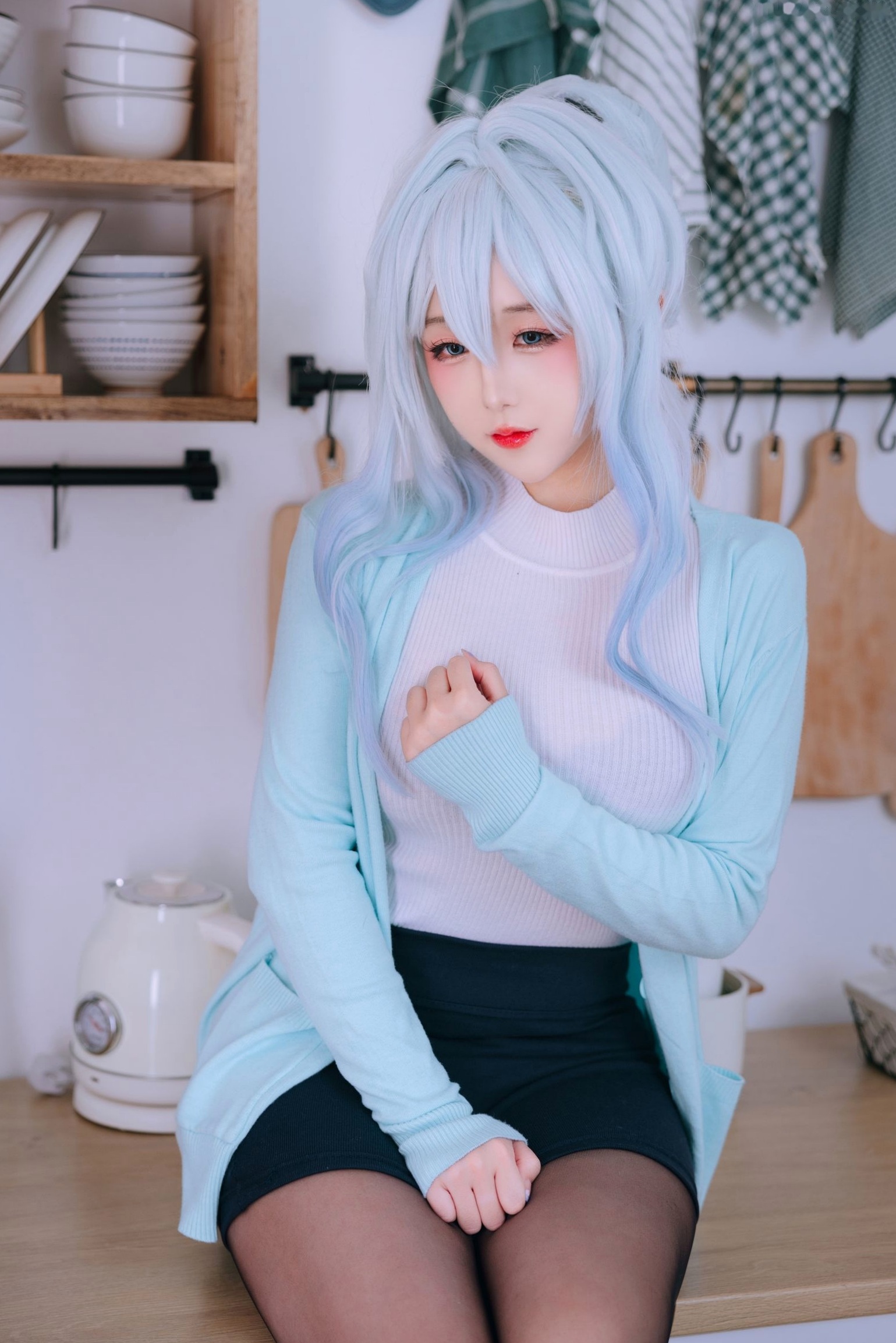 Gallery - 日奈娇-未亡人雪女角色扮演私房摄影，清冷蓝发魅惑性感内衣与居家美腿诱惑角色扮演性感私房照诱惑 女神私房照_秀色女神 - image 24