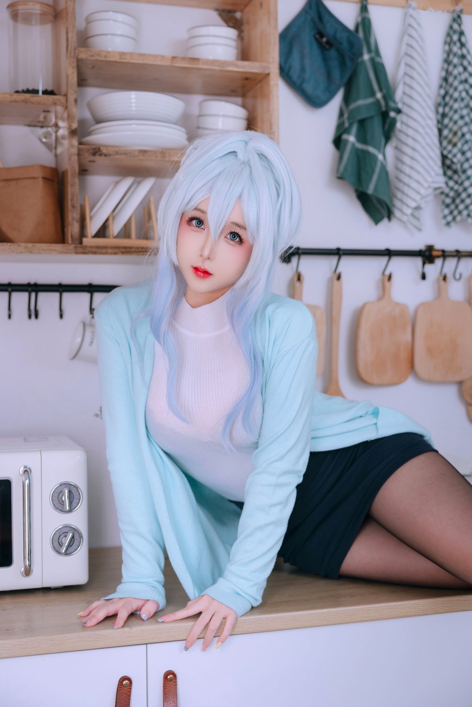 Gallery - 日奈娇-未亡人雪女角色扮演私房摄影，清冷蓝发魅惑性感内衣与居家美腿诱惑角色扮演性感私房照诱惑 女神私房照_秀色女神 - image 26