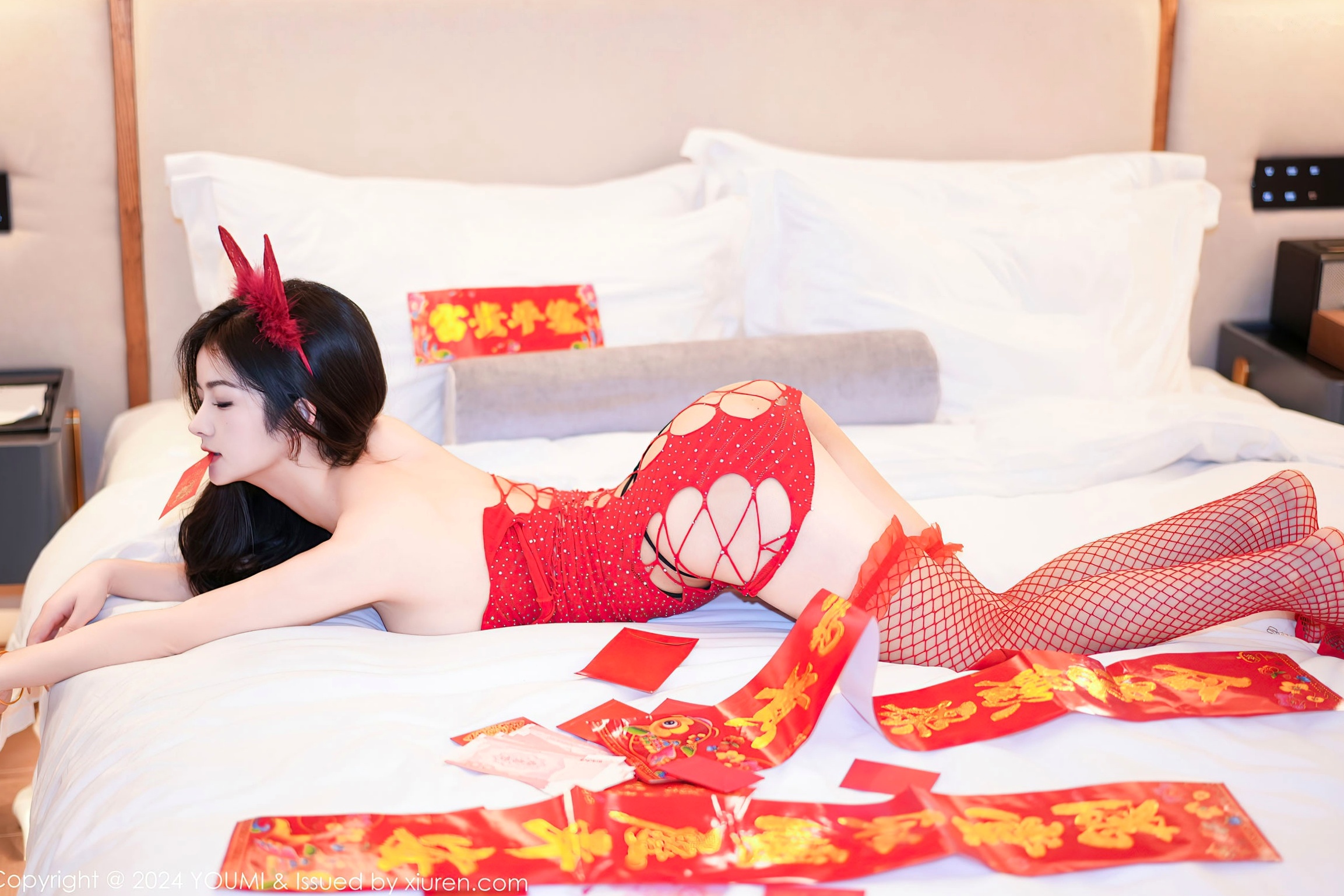 Gallery - YouMi尤蜜荟 - Chiness Model -1032-谭小灵-喜庆红色蕾丝内衣兔女郎装扮红丝网袜诱惑私房美腿写真-2024.02.08尤蜜荟 - Chiness Model 性感内衣诱惑私房照 女神私房照_秀色女神 - image 47
