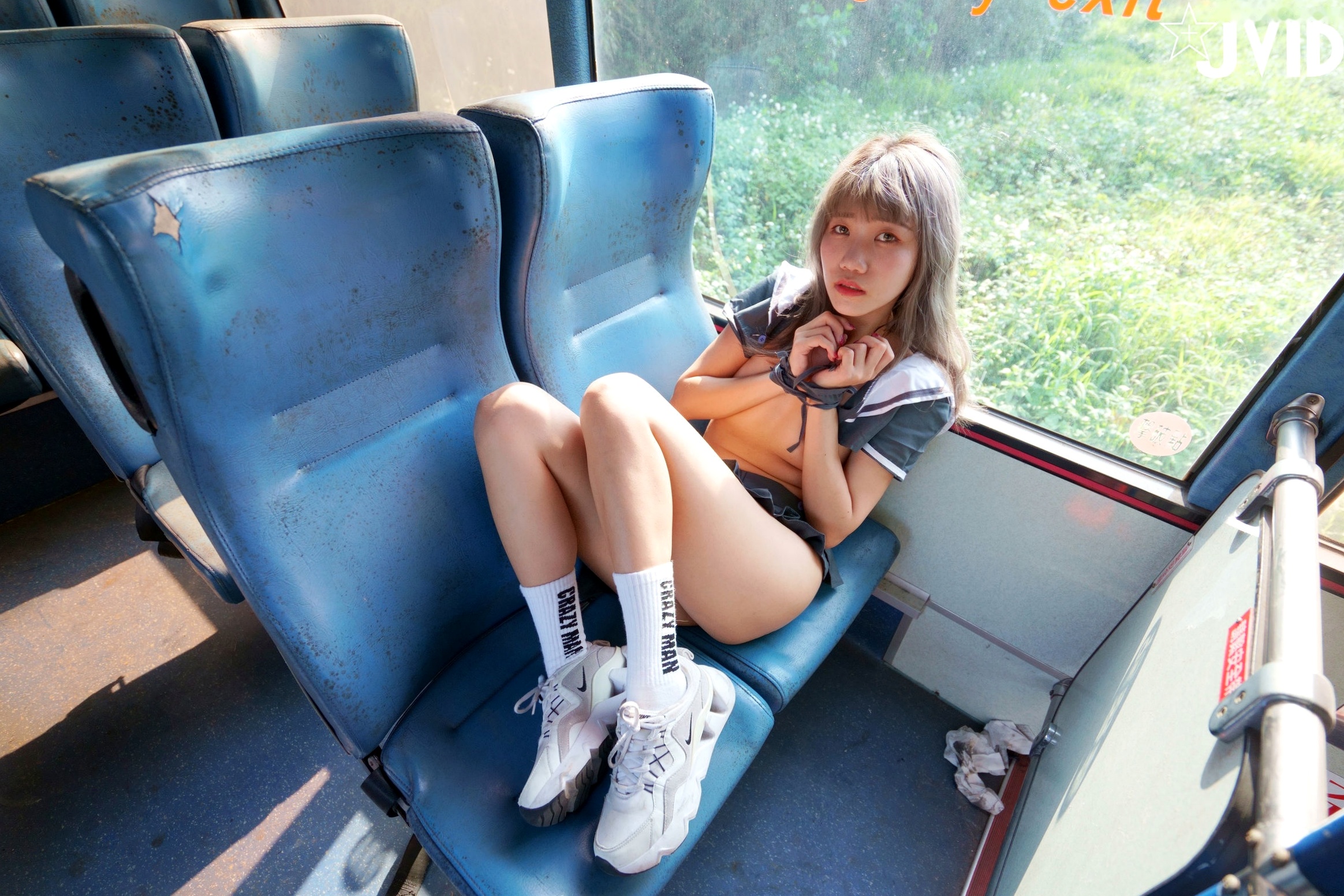 Gallery - JVID-伊芙蝶-真实公车角色扮演，极致诱惑大尺度处女丧失回忆录-2021.06.25JVID性感诱惑大尺度角色扮演 女神私房照_秀色女神 - image 58