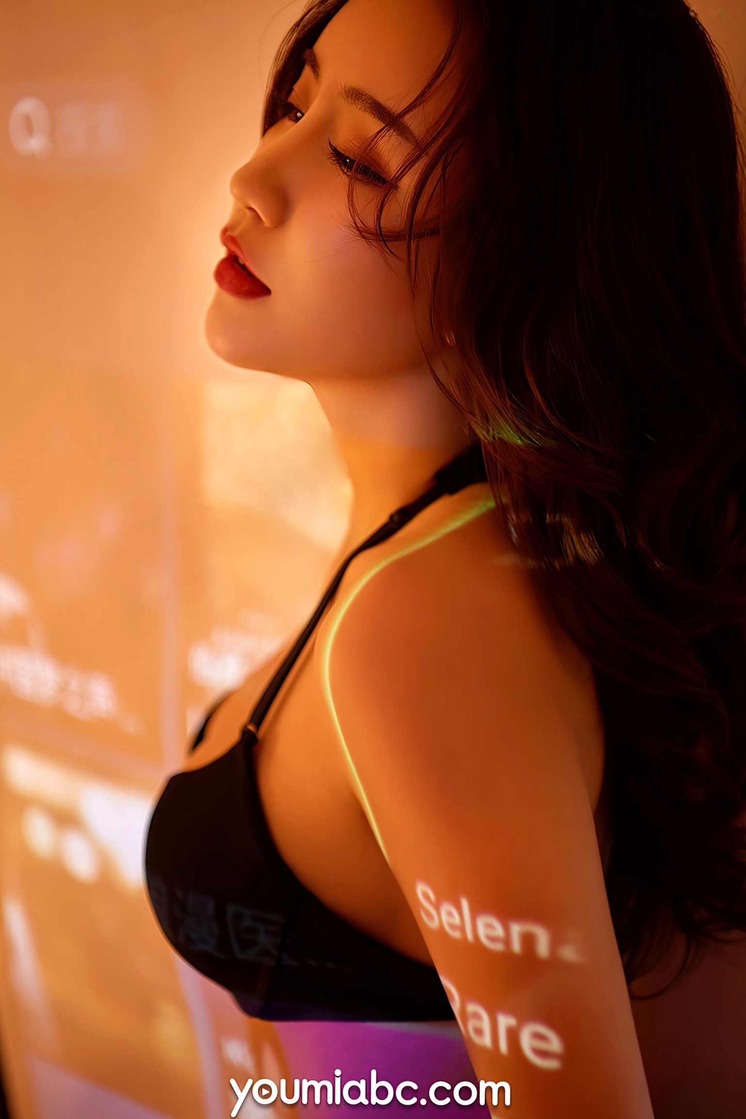Gallery - YouMi尤蜜：绯月樱Cherry《迷情特写》光影艺术感私房，性感黑色内衣展现迷人曲线，氛围感大尺度写真（2020.06.28）尤蜜荟 - Chiness Model 性感私房照内衣大尺度 女神私房照_秀色女神 - image 1