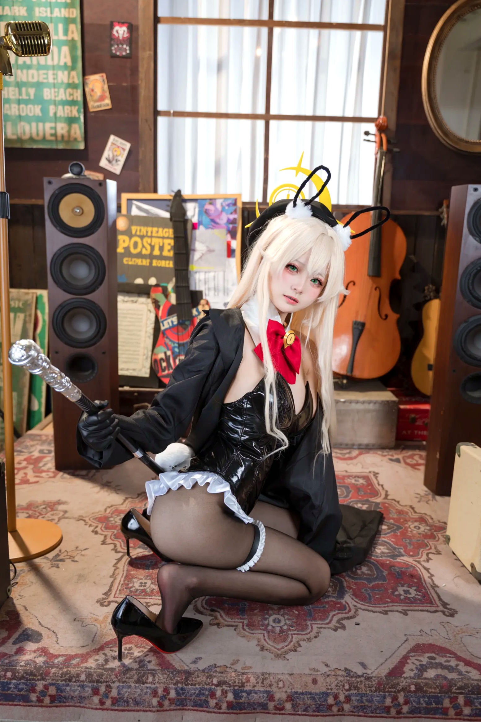 Gallery - 九柒喵 - 蓝色档案执事兔女郎Cosplay：复古乐室里的纯欲诱惑，精致动漫高品质角色扮演套图 [36P]角色扮演诱惑性感私房照萌系制服美腿黑丝 女神私房照_秀色女神 - image 4