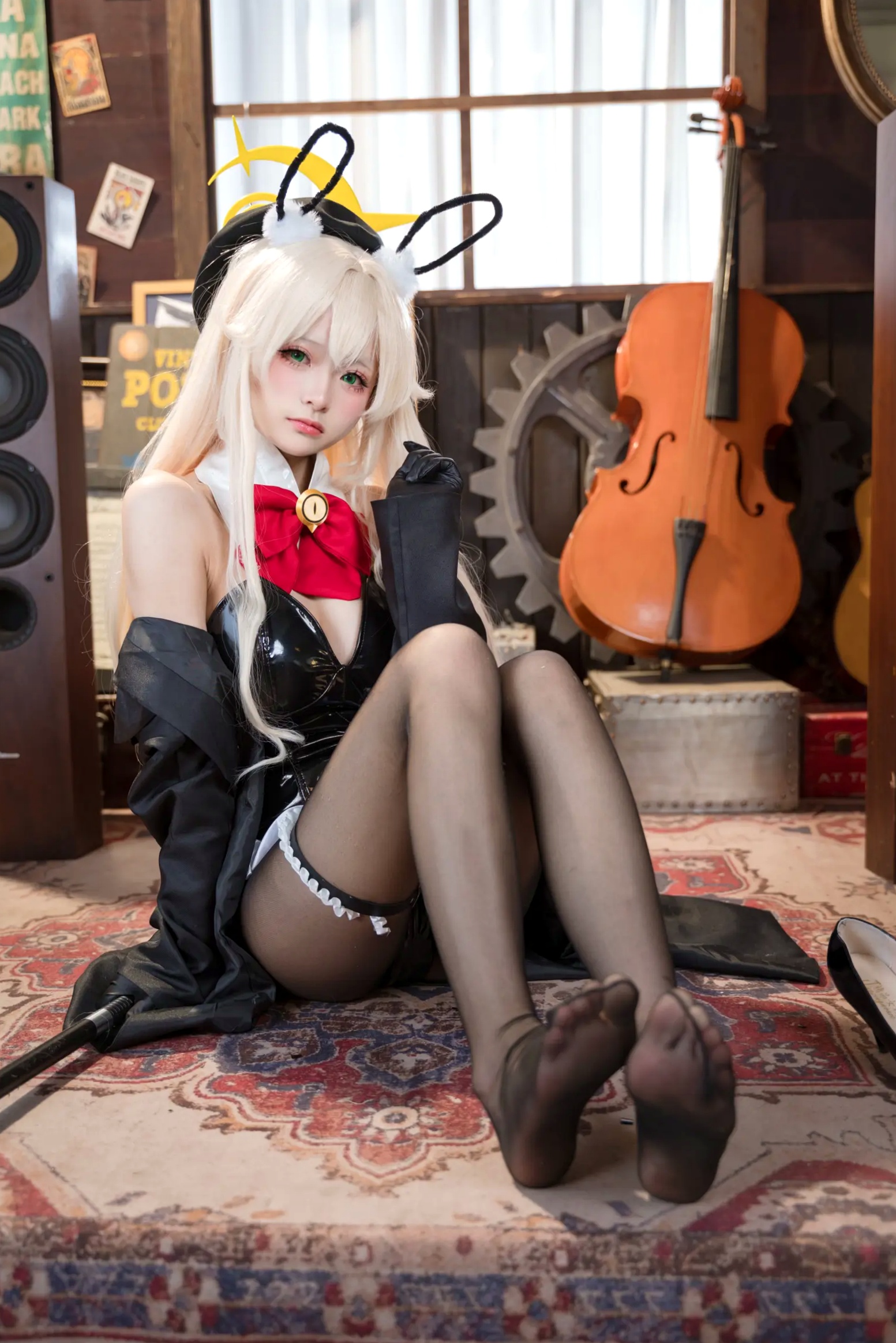 Gallery - 九柒喵 - 蓝色档案执事兔女郎Cosplay：复古乐室里的纯欲诱惑，精致动漫高品质角色扮演套图 [36P]角色扮演诱惑性感私房照萌系制服美腿黑丝 女神私房照_秀色女神 - image 14