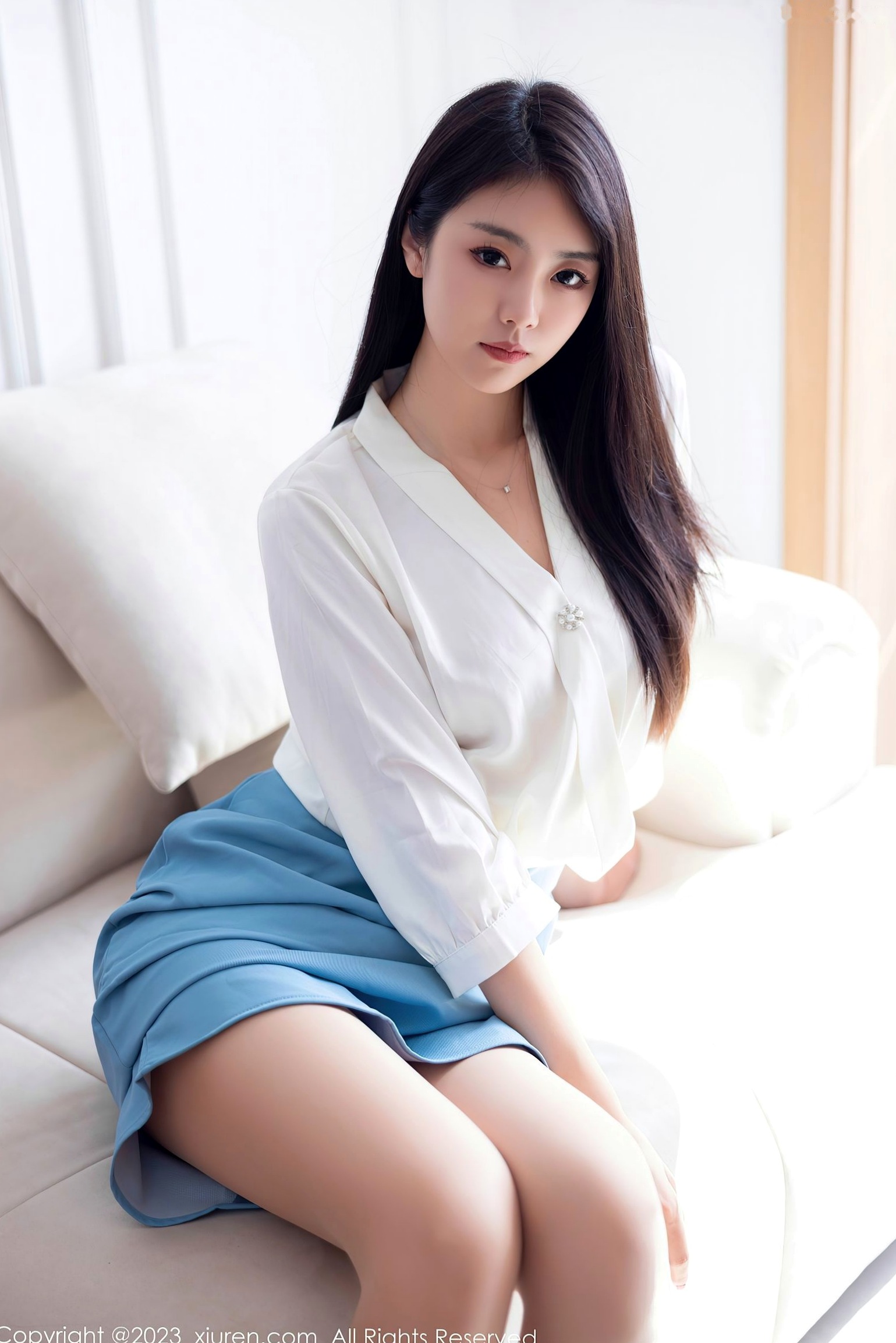 Gallery - XiuRen秀人网 - XiuRen -7314-可樂Vicky白衬衫蓝短裙，极致丝袜美腿高跟鞋，职场OL风格女神写真秀人网 - XiuRen 制服美腿丝袜性感私房照 女神私房照_秀色女神 - image 63