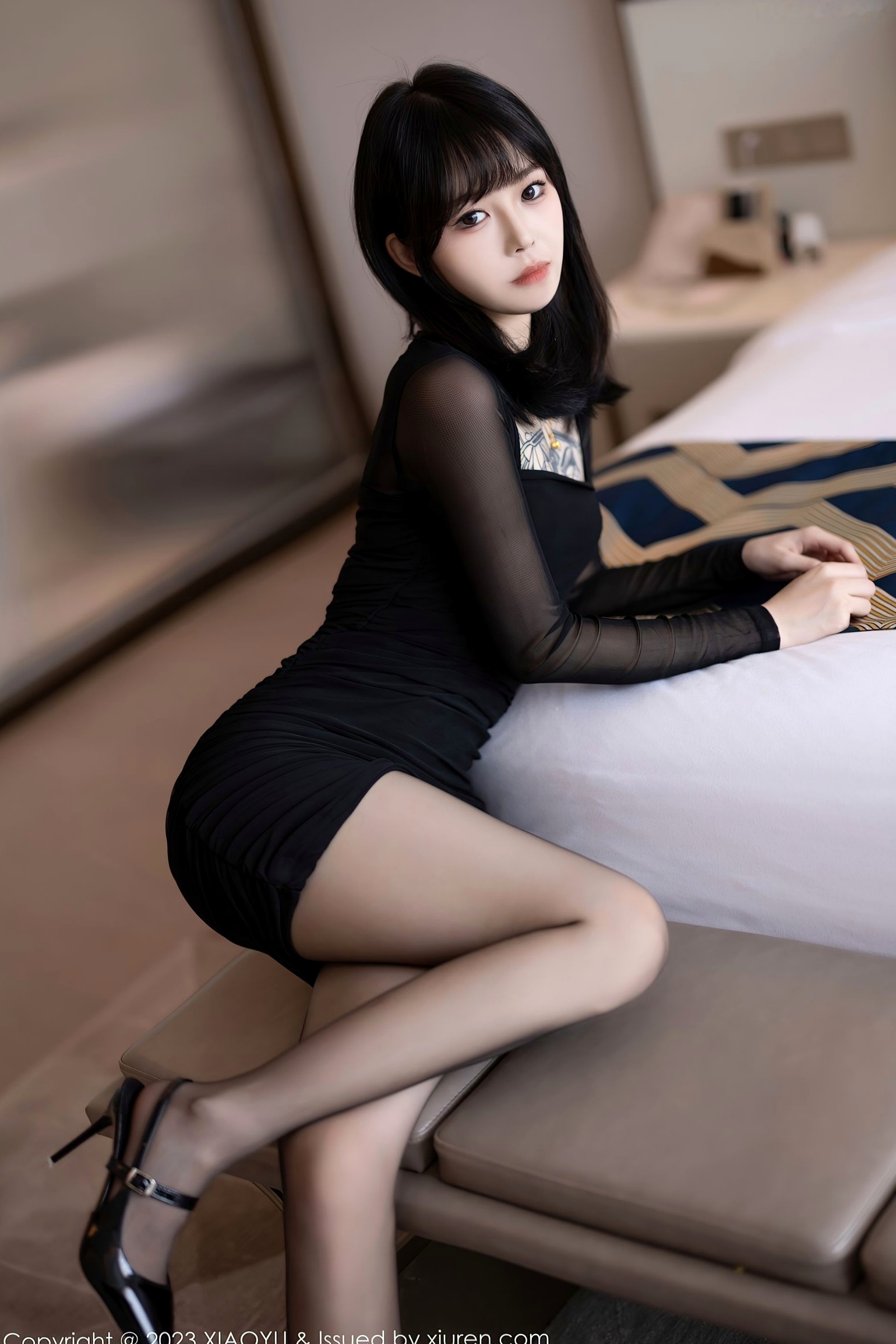 Gallery - XiaoYu语画界 - Painting World 奶瓶：黑色透视连衣短裙配黑丝高跟，极致修长美腿，尽显私房诱惑与冷艳气质语画界 - Painting World 性感诱惑私房照丝袜美腿 女神私房照_秀色女神 - image 4
