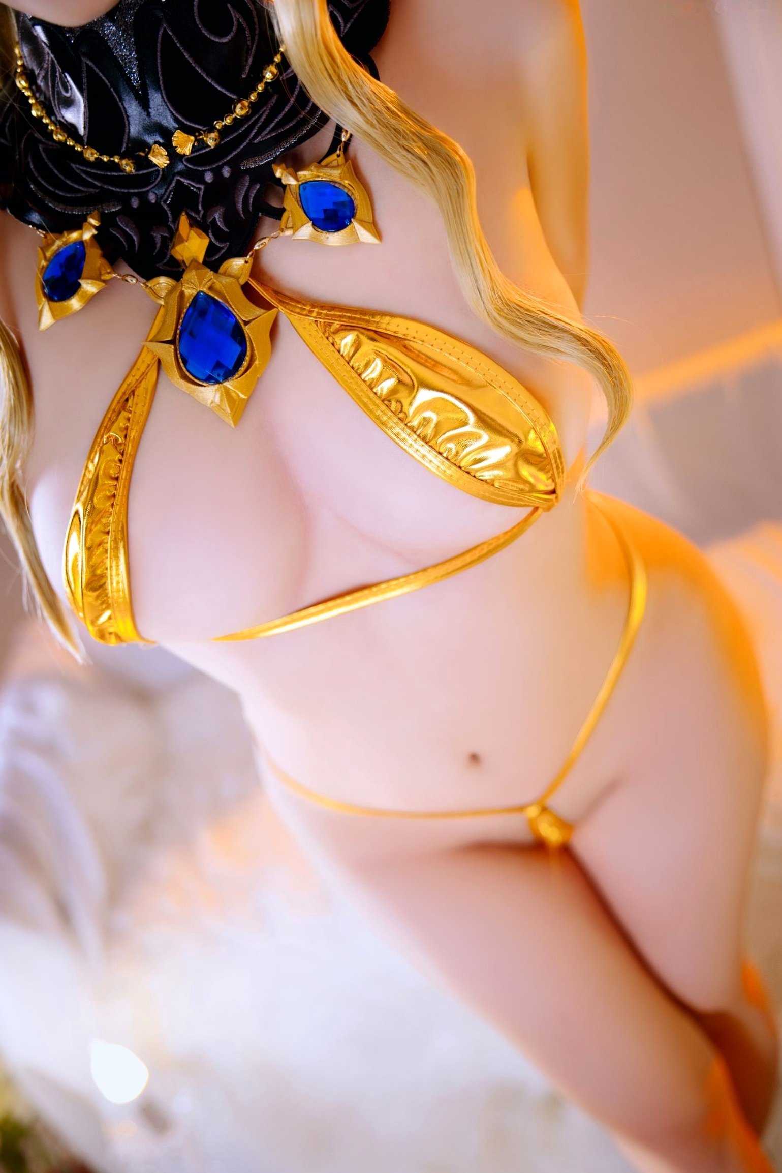 Gallery - 日奈娇《原神》娜维娅Cosplay精品写真，华丽礼服与私房性感视觉盛宴，角色还原与身材福利完美结合角色扮演童颜巨乳诱惑性感私房照 女神私房照_秀色女神 - image 16