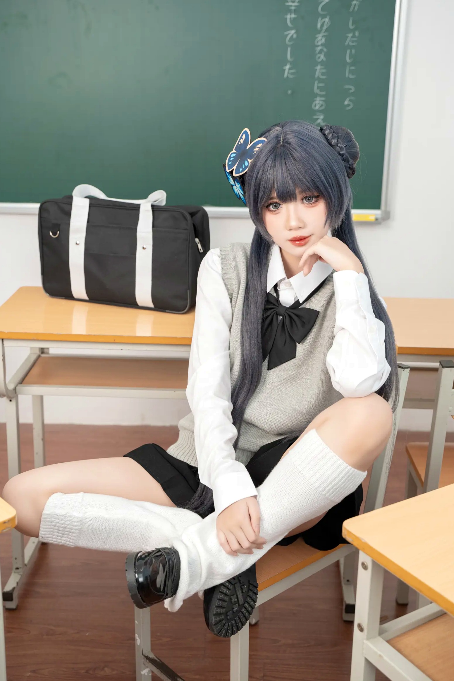 Gallery - PoppaChan扮演蓝色档案岐沙希，JK校服诱惑教室私房，精致还原与大胆尺度碰撞，可爱与性感并存的绝美Cosplay佳作[40P]角色扮演校服诱惑私房照 女神私房照_秀色女神 - image 2