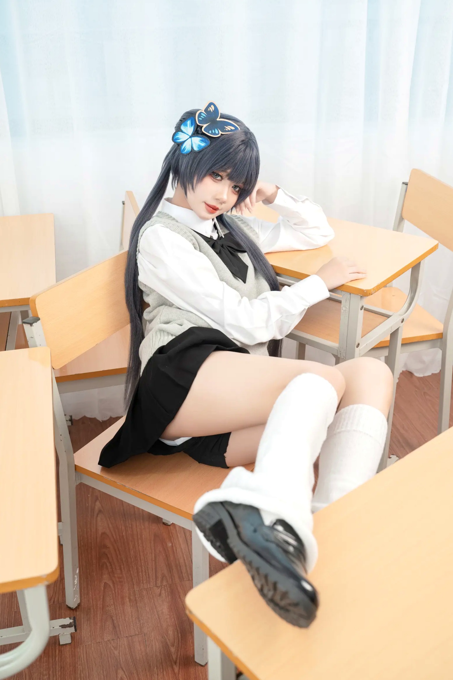 Gallery - PoppaChan扮演蓝色档案岐沙希，JK校服诱惑教室私房，精致还原与大胆尺度碰撞，可爱与性感并存的绝美Cosplay佳作[40P]角色扮演校服诱惑私房照 女神私房照_秀色女神 - image 7