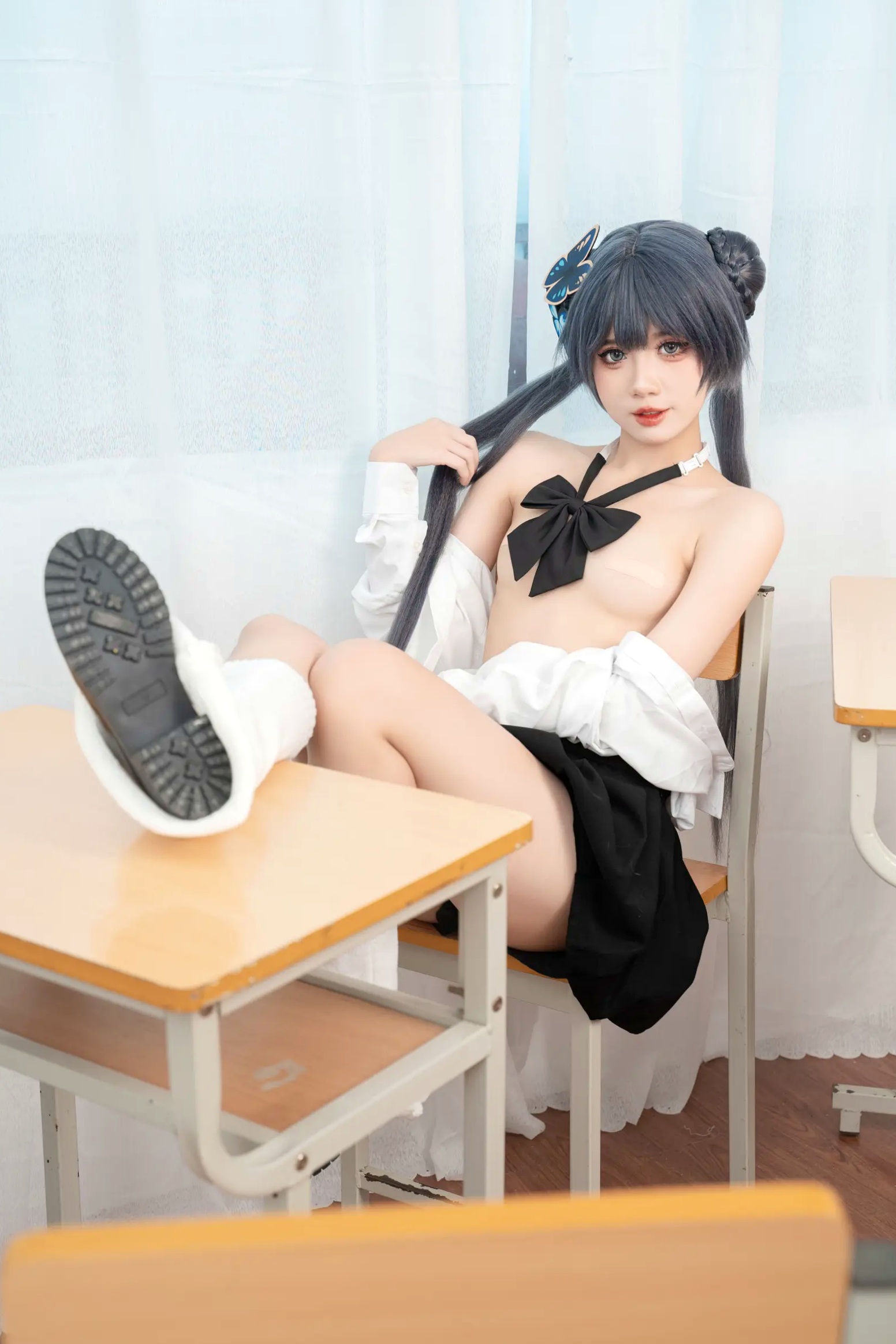 Gallery - PoppaChan扮演蓝色档案岐沙希，JK校服诱惑教室私房，精致还原与大胆尺度碰撞，可爱与性感并存的绝美Cosplay佳作[40P]角色扮演校服诱惑私房照 女神私房照_秀色女神 - image 9