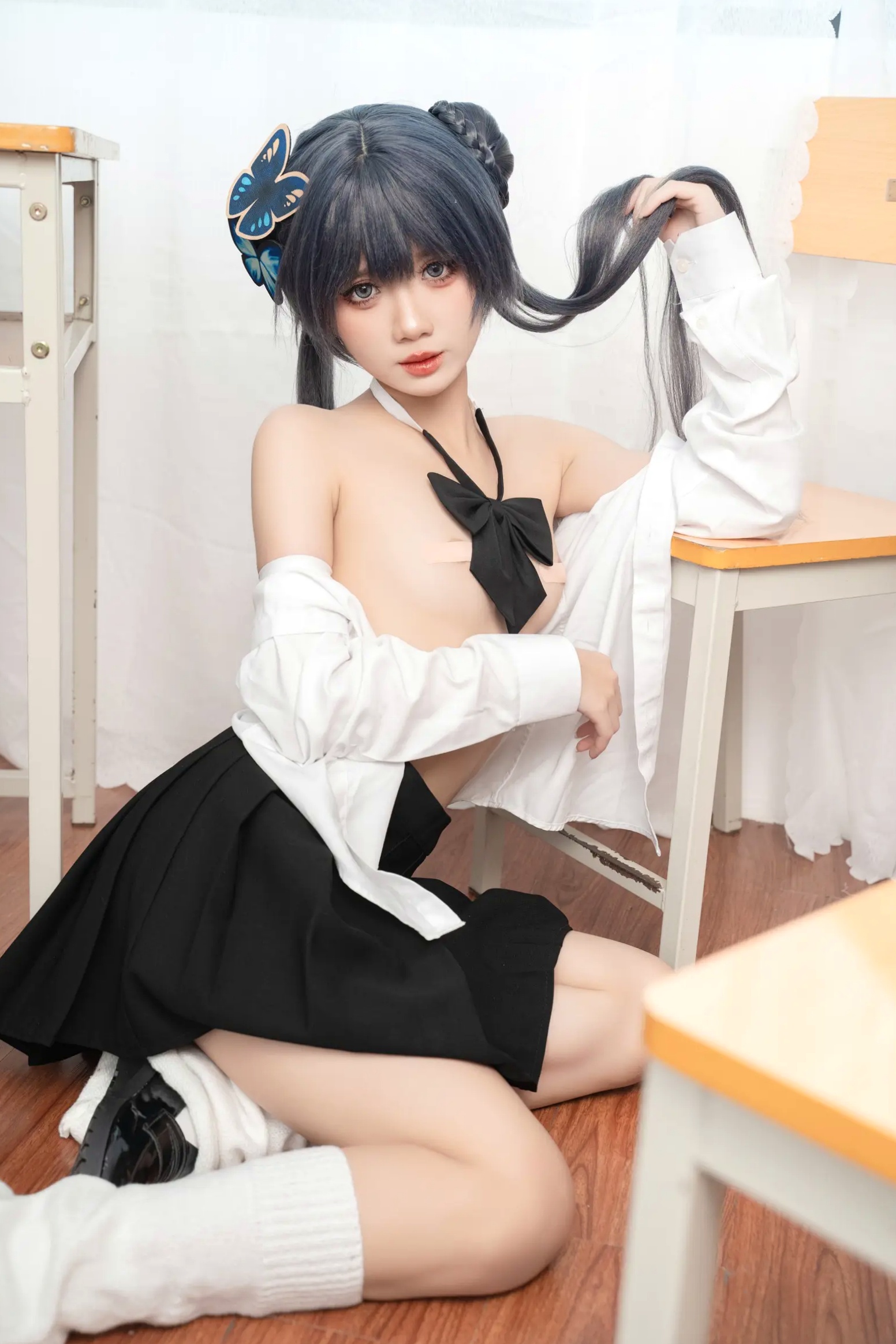Gallery - PoppaChan扮演蓝色档案岐沙希，JK校服诱惑教室私房，精致还原与大胆尺度碰撞，可爱与性感并存的绝美Cosplay佳作[40P]角色扮演校服诱惑私房照 女神私房照_秀色女神 - image 11