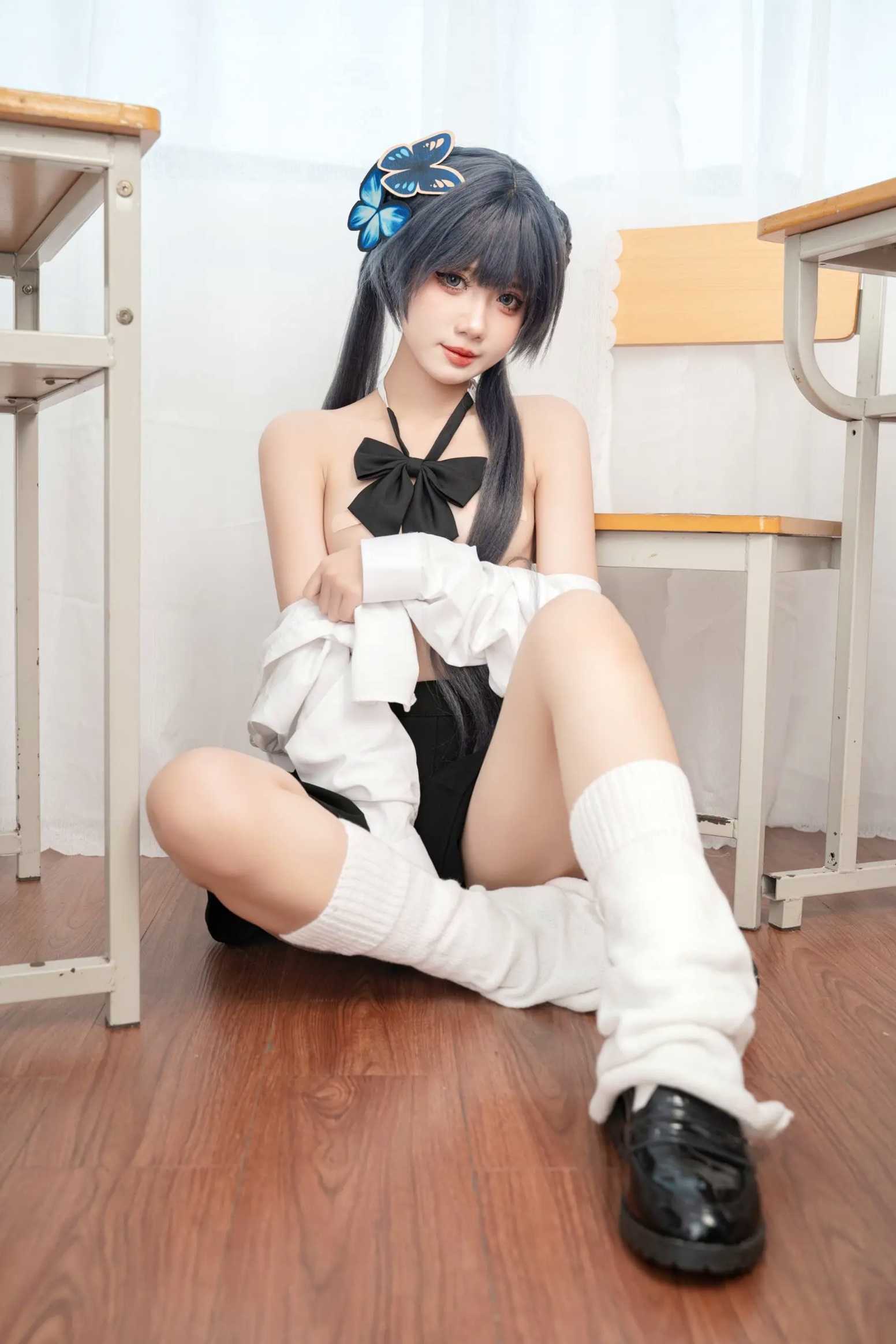 Gallery - PoppaChan扮演蓝色档案岐沙希，JK校服诱惑教室私房，精致还原与大胆尺度碰撞，可爱与性感并存的绝美Cosplay佳作[40P]角色扮演校服诱惑私房照 女神私房照_秀色女神 - image 12