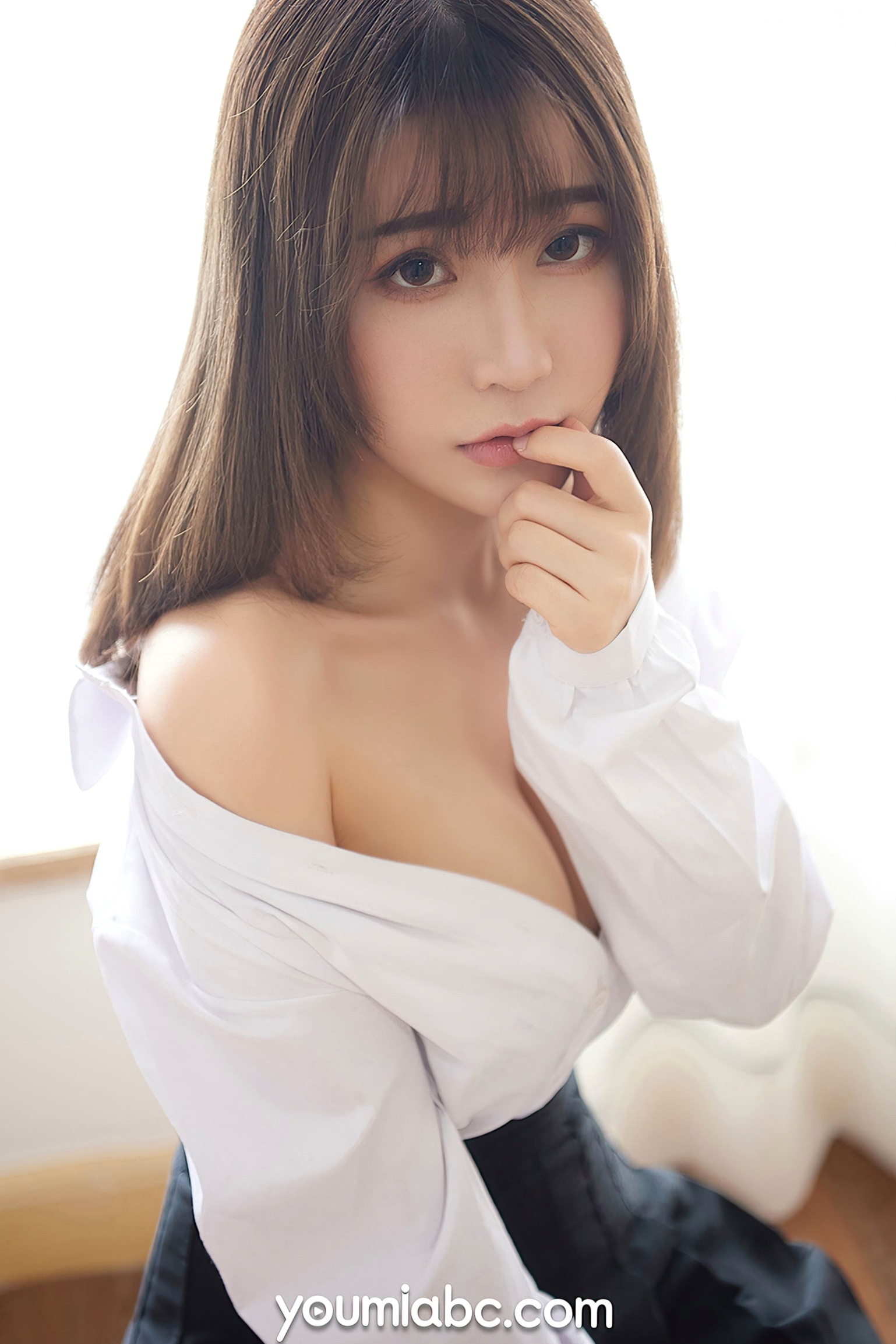 Gallery - YouMi尤蜜：绯月樱Cherry私房写真，清纯学生妹制服诱惑，极致美腿与白嫩肌肤，无圣光尺度大，尽显灵动撩人风采尤蜜荟 - Chiness Model 制服校服诱惑白嫩性感 女神私房照_秀色女神 - image 32