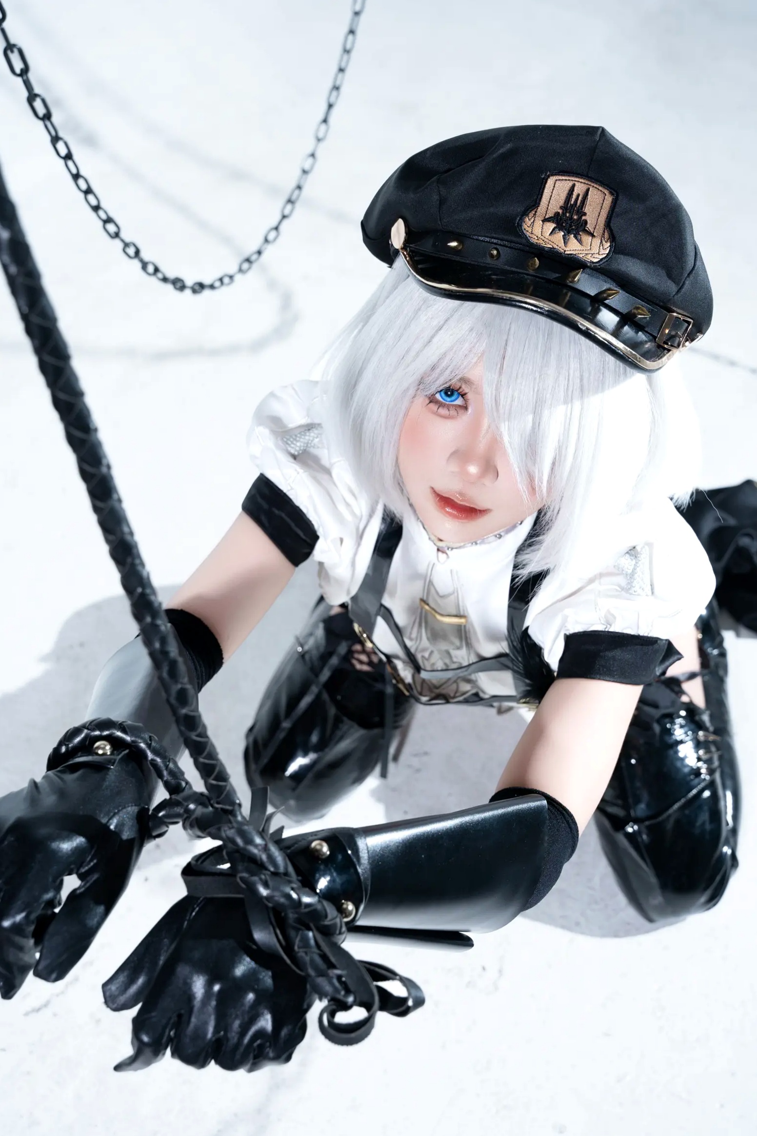 Gallery - PoppaChan - 2B Police制服诱惑，冷艳Cosplay，皮衣锁链绝美身材，极致性感唯美大尺度摄影角色扮演制服诱惑大尺度气质 女神私房照_秀色女神 - image 15