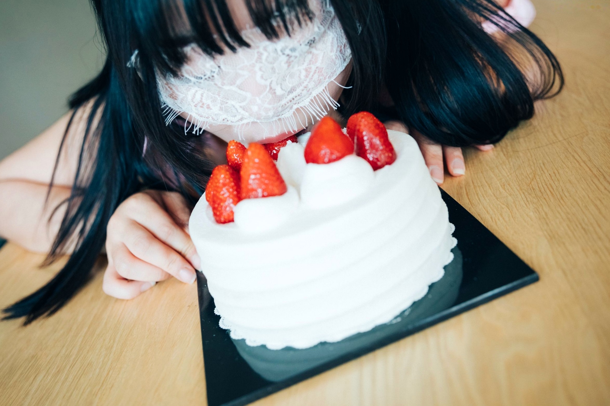 Gallery - 韩国美女Min-Min私房写真：蕾丝眼罩居家诱惑，浴室与甜美派对的多面魅力《品尝我吧-Taste-Me-Loozy》性感诱惑私房照韩国家居 女神私房照_秀色女神 - image 7