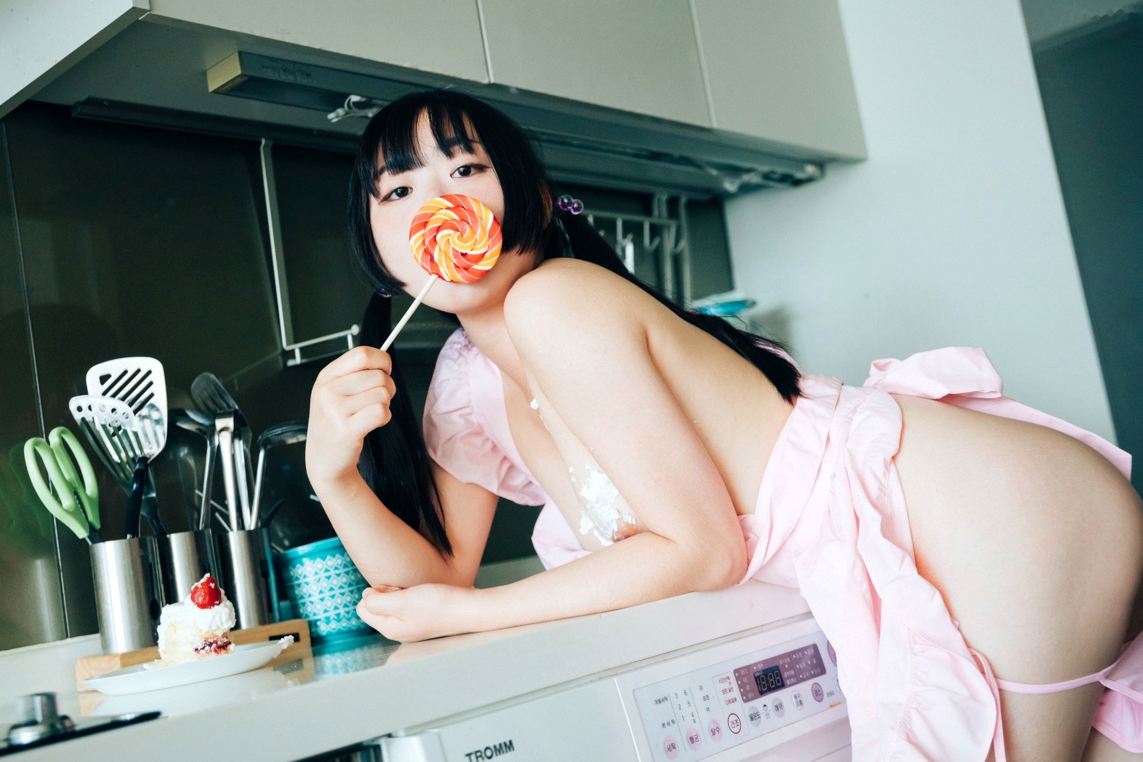 Gallery - 韩国美女Min-Min私房写真：蕾丝眼罩居家诱惑，浴室与甜美派对的多面魅力《品尝我吧-Taste-Me-Loozy》性感诱惑私房照韩国家居 女神私房照_秀色女神 - image 32