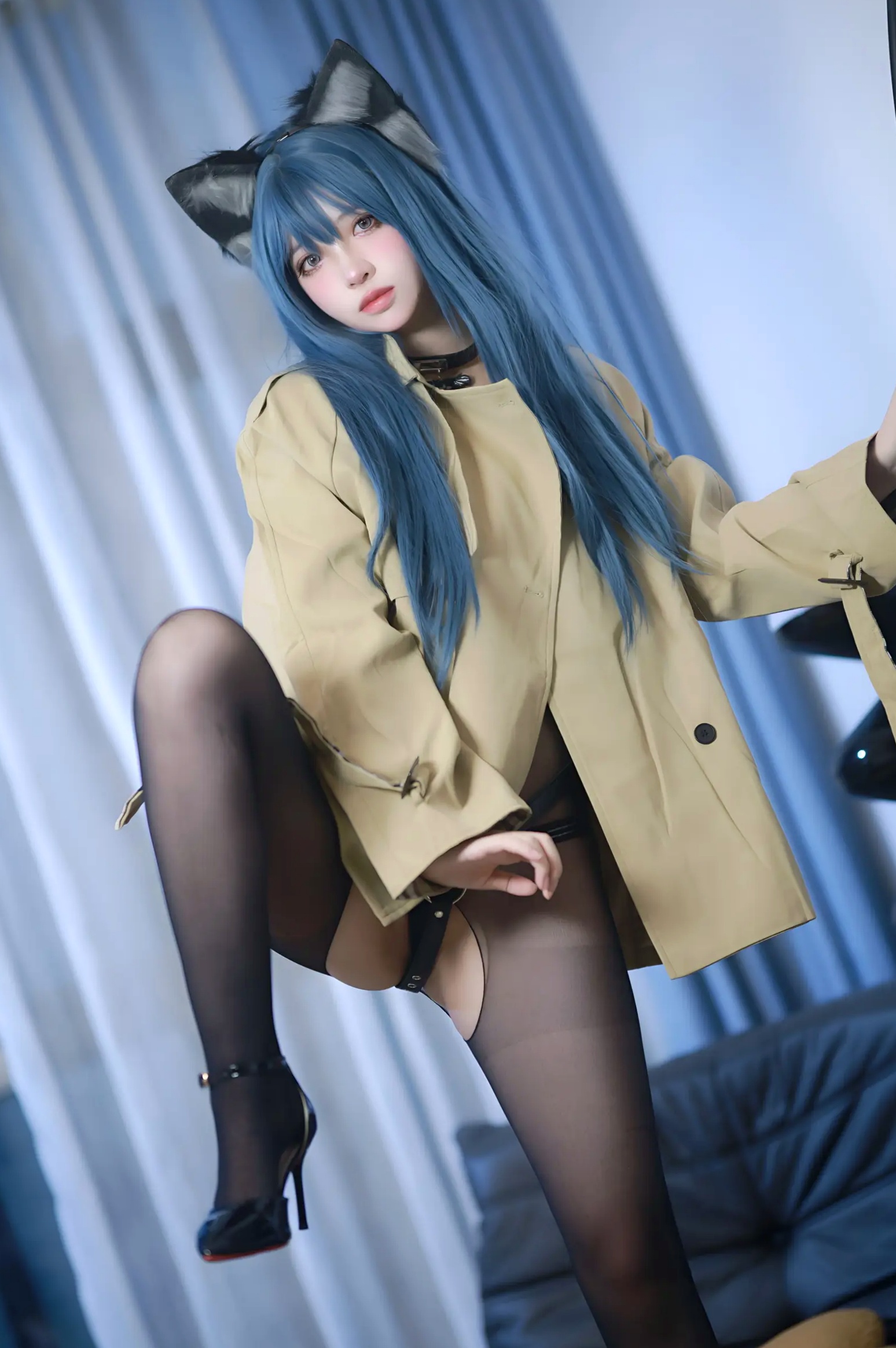 Gallery - 疯猫ss - 猫耳绑带束缚，冷艳蓝发Cosplay潮流私房，大尺度黑丝美腿诱惑写真性感角色扮演黑丝私房照大尺度 女神私房照_秀色女神 - image 27