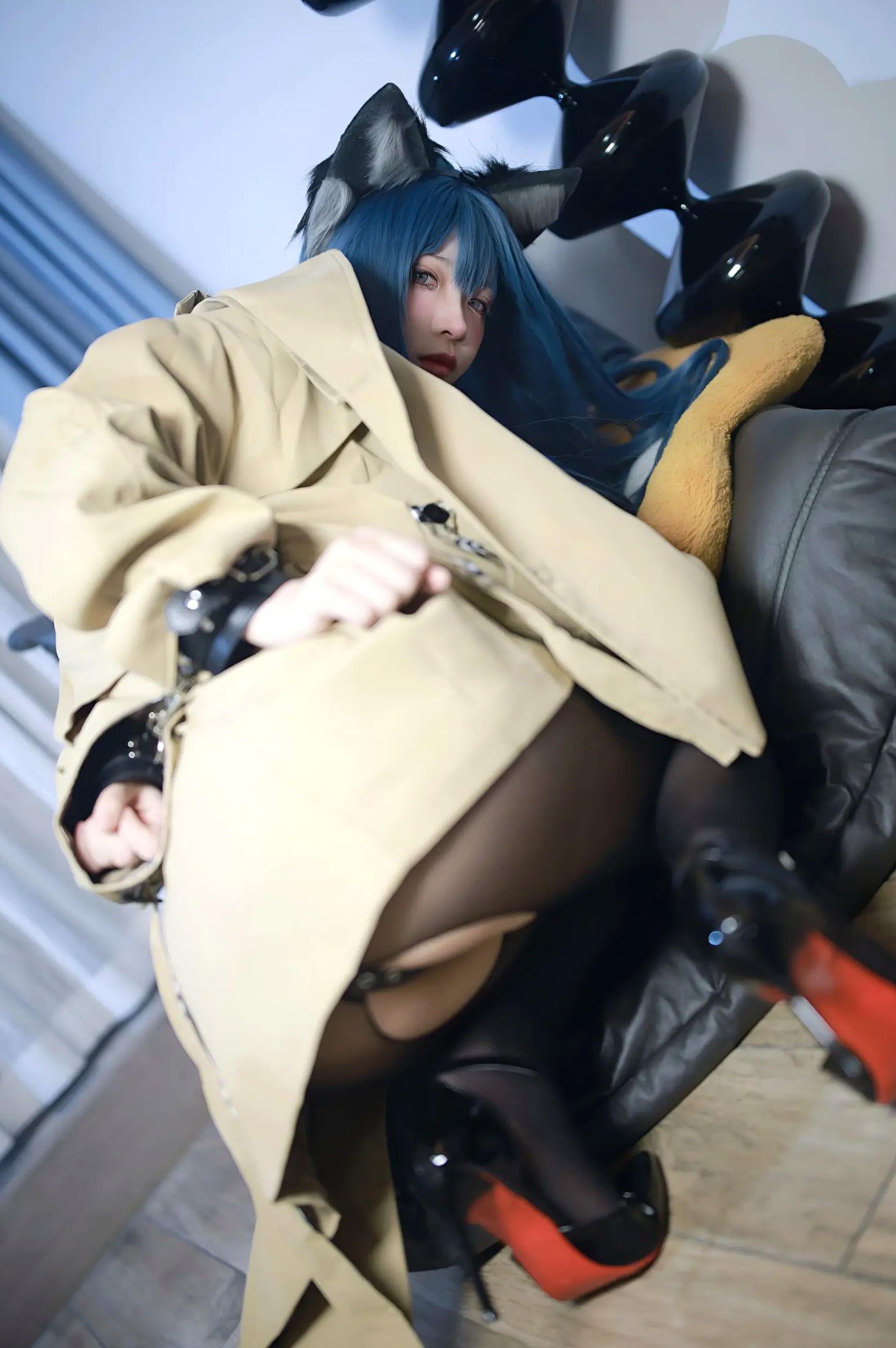 Gallery - 疯猫ss - 猫耳绑带束缚，冷艳蓝发Cosplay潮流私房，大尺度黑丝美腿诱惑写真性感角色扮演黑丝私房照大尺度 女神私房照_秀色女神 - image 42