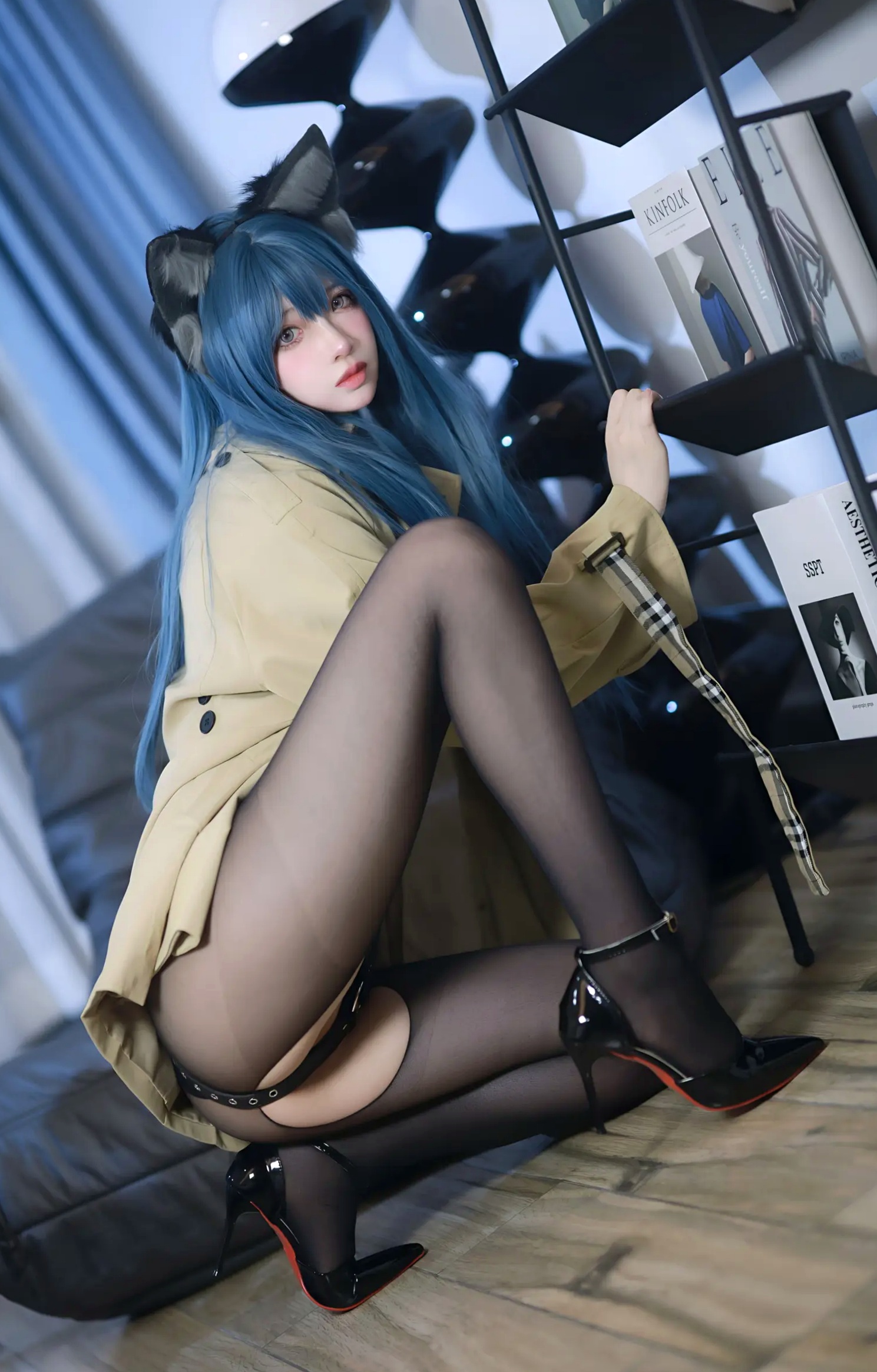 Gallery - 疯猫ss - 猫耳绑带束缚，冷艳蓝发Cosplay潮流私房，大尺度黑丝美腿诱惑写真性感角色扮演黑丝私房照大尺度 女神私房照_秀色女神 - image 55