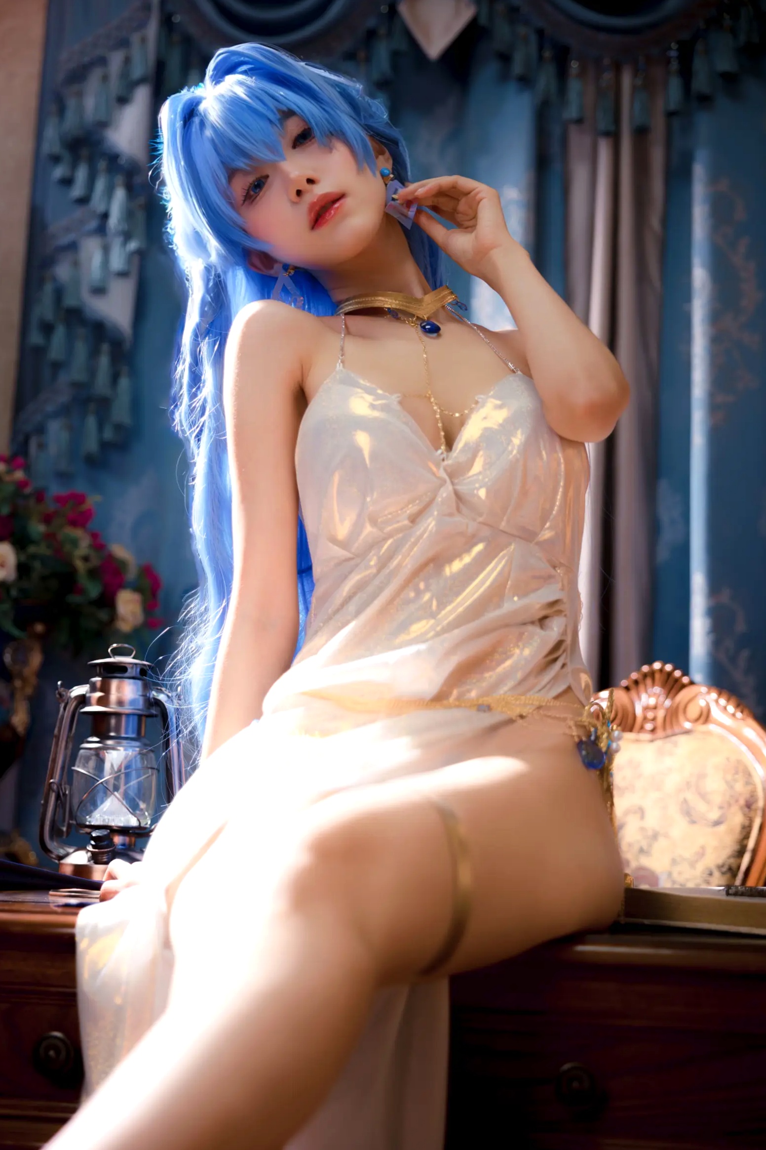 Gallery - Shika小鹿鹿 - 胜利女神海伦Cosplay，蓝色长发冷艳高雅，身着高叉礼服性感妩媚，私房写真大尺度呈现角色扮演冷艳性感诱惑女神 女神私房照_秀色女神 - image 8
