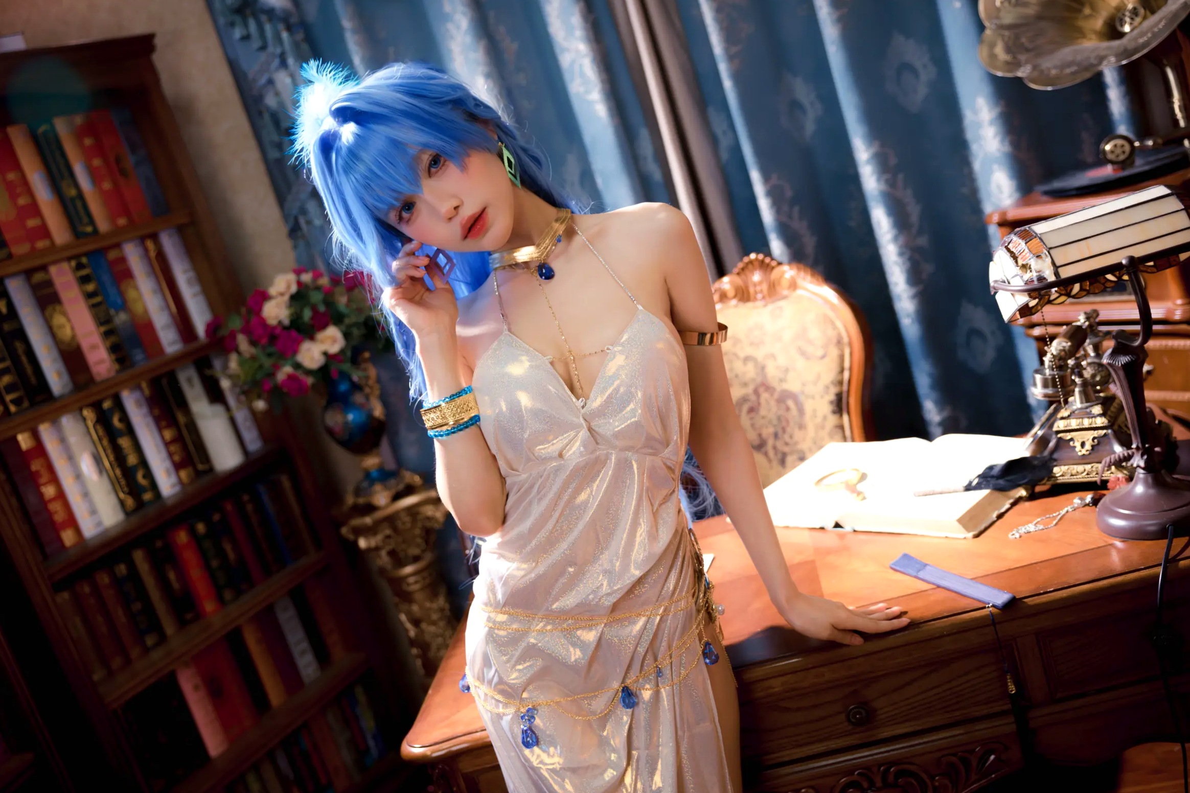 Gallery - Shika小鹿鹿 - 胜利女神海伦Cosplay，蓝色长发冷艳高雅，身着高叉礼服性感妩媚，私房写真大尺度呈现角色扮演冷艳性感诱惑女神 女神私房照_秀色女神 - image 21