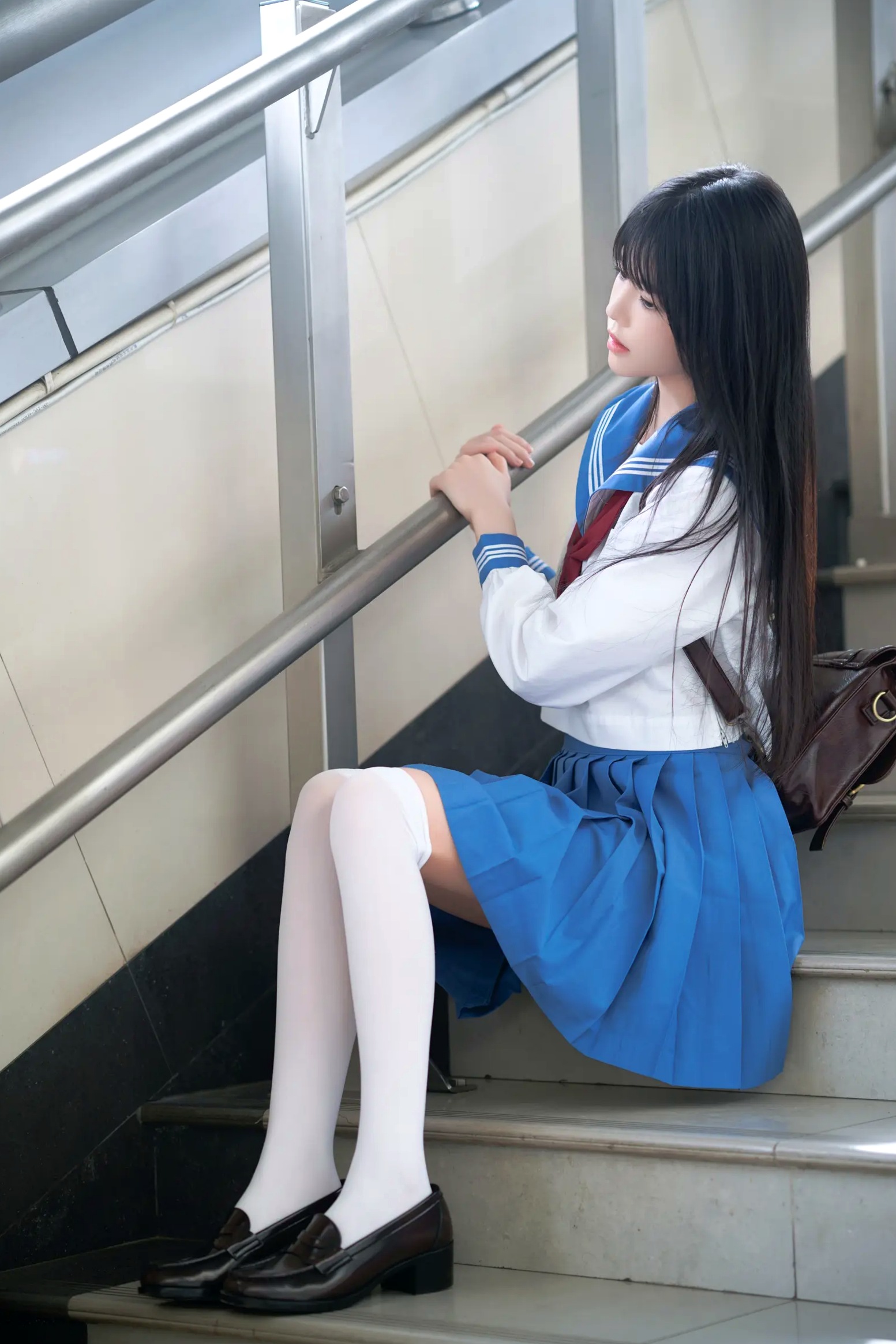 Gallery - 桜桃喵 - 地铁JK水手服校服少女，清纯可爱校园风写真，都市地铁里的青春初恋感 [33P]校服制服清纯萌系街拍 女神私房照_秀色女神 - image 2