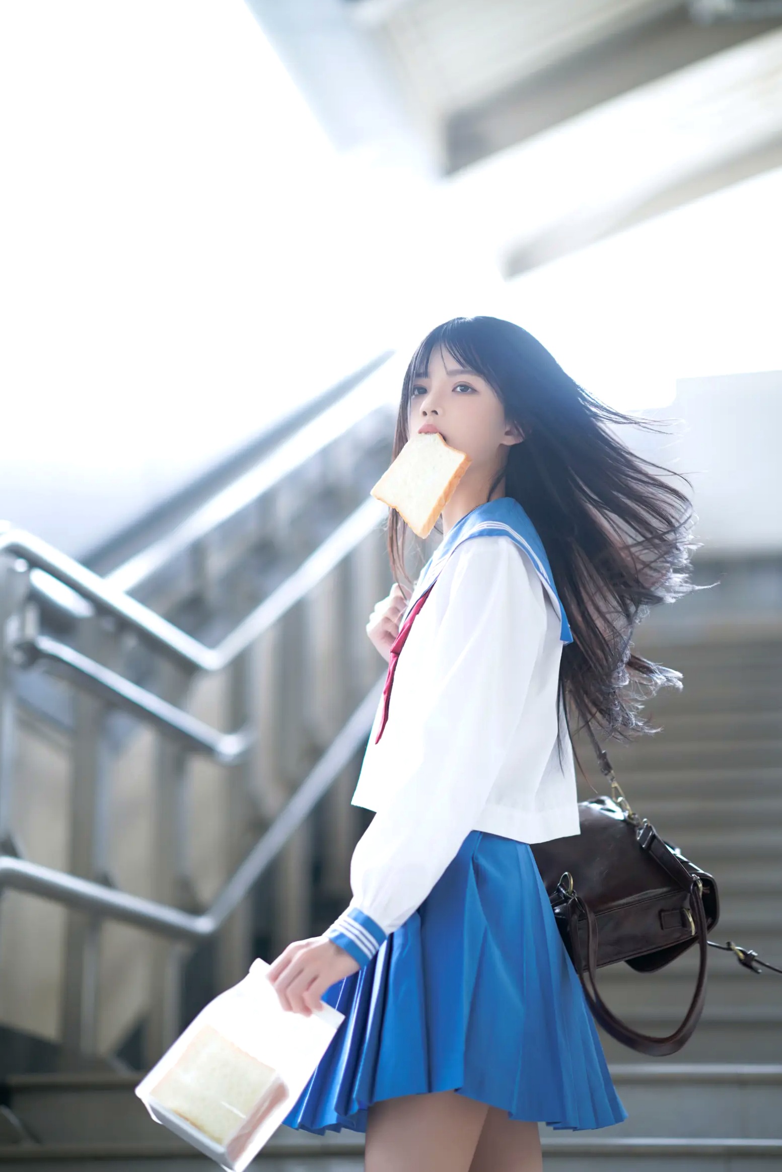 Gallery - 桜桃喵 - 地铁JK水手服校服少女，清纯可爱校园风写真，都市地铁里的青春初恋感 [33P]校服制服清纯萌系街拍 女神私房照_秀色女神 - image 12