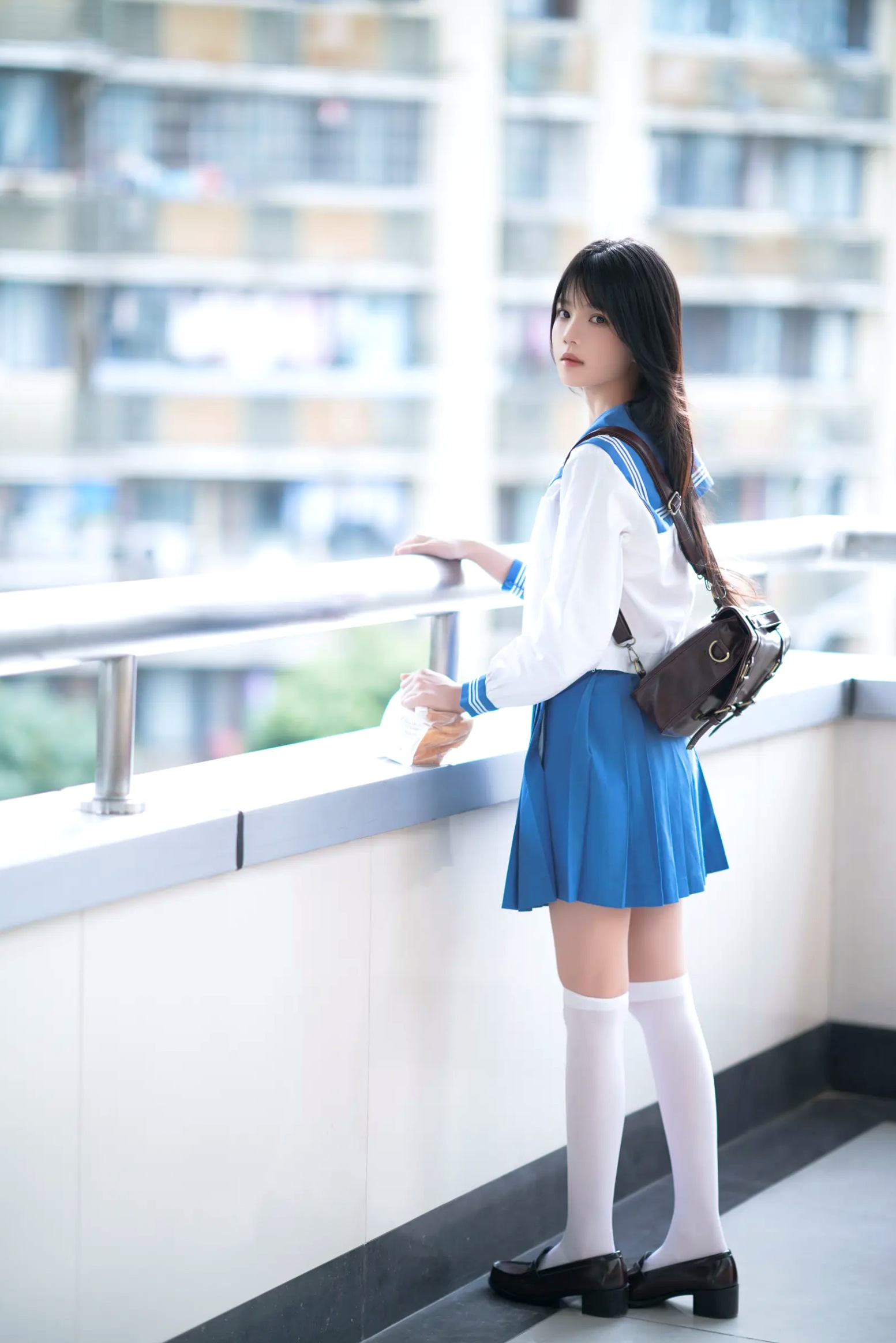 Gallery - 桜桃喵 - 地铁JK水手服校服少女，清纯可爱校园风写真，都市地铁里的青春初恋感 [33P]校服制服清纯萌系街拍 女神私房照_秀色女神 - image 22