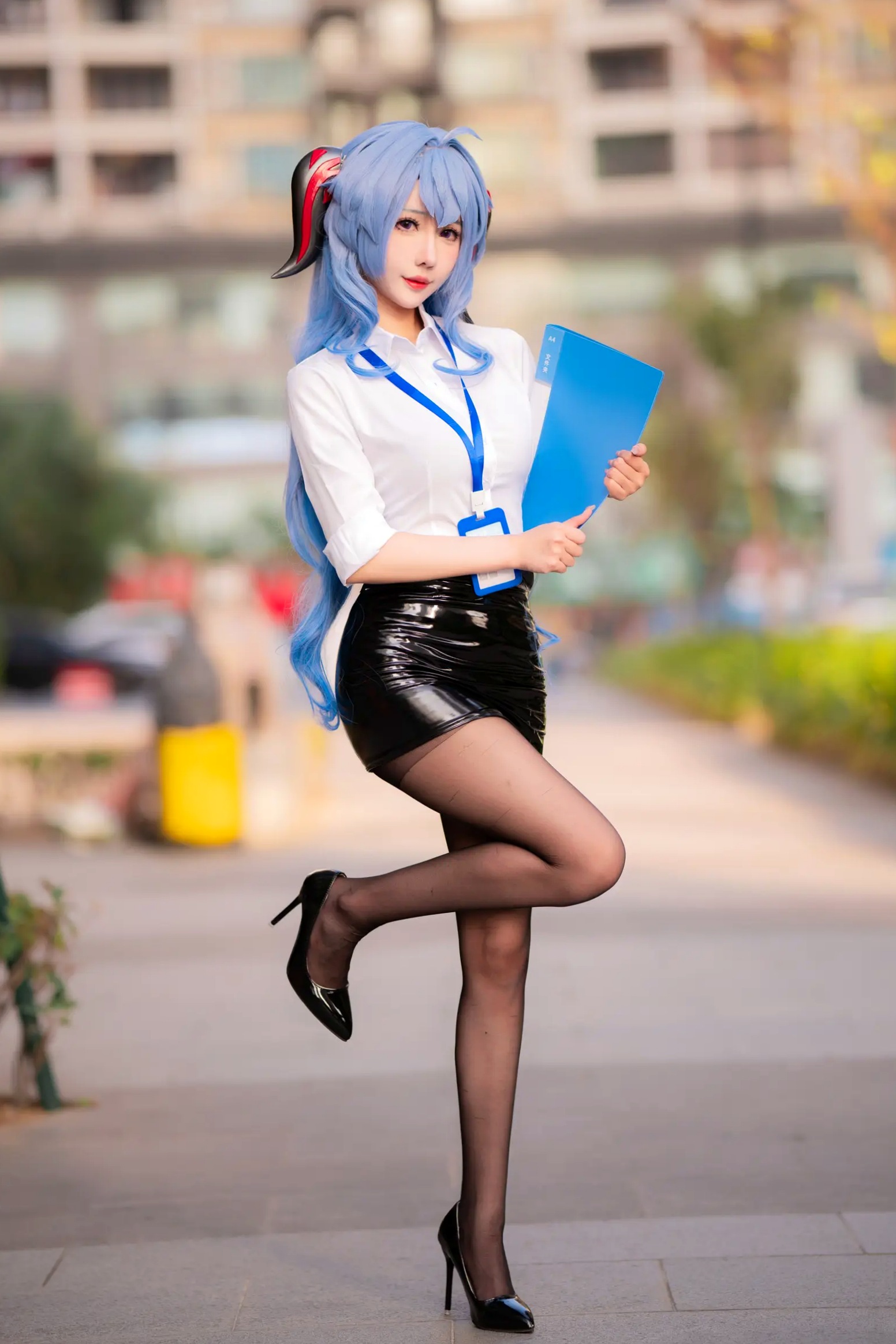 Gallery - 仙女月 - 原神甘雨OL职场风，干练白衬衫搭配修长丝袜，极品颜值cosplay写真角色扮演黑丝制服气质美腿 女神私房照_秀色女神 - image 17
