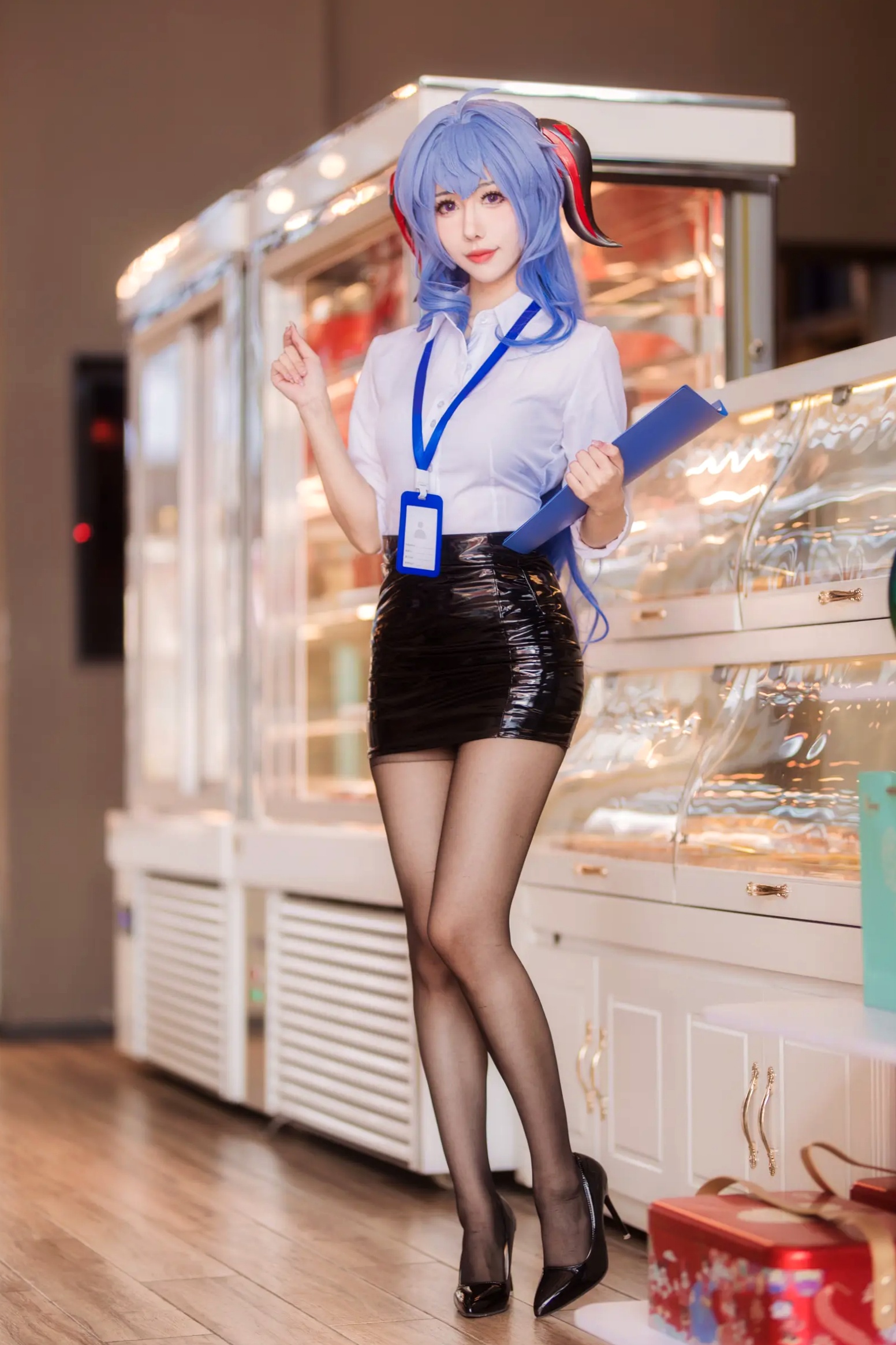 Gallery - 仙女月 - 原神甘雨OL职场风，干练白衬衫搭配修长丝袜，极品颜值cosplay写真角色扮演黑丝制服气质美腿 女神私房照_秀色女神 - image 30