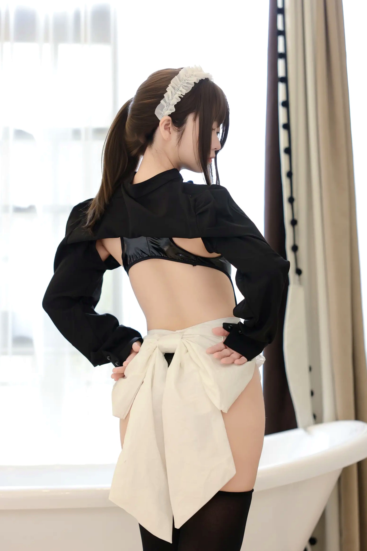 Gallery - G44不会受伤 - 诗织：精致黑白女仆角色扮演，室内私房写真[33P]女仆角色扮演私房照丝袜诱惑 女神私房照_秀色女神 - image 16