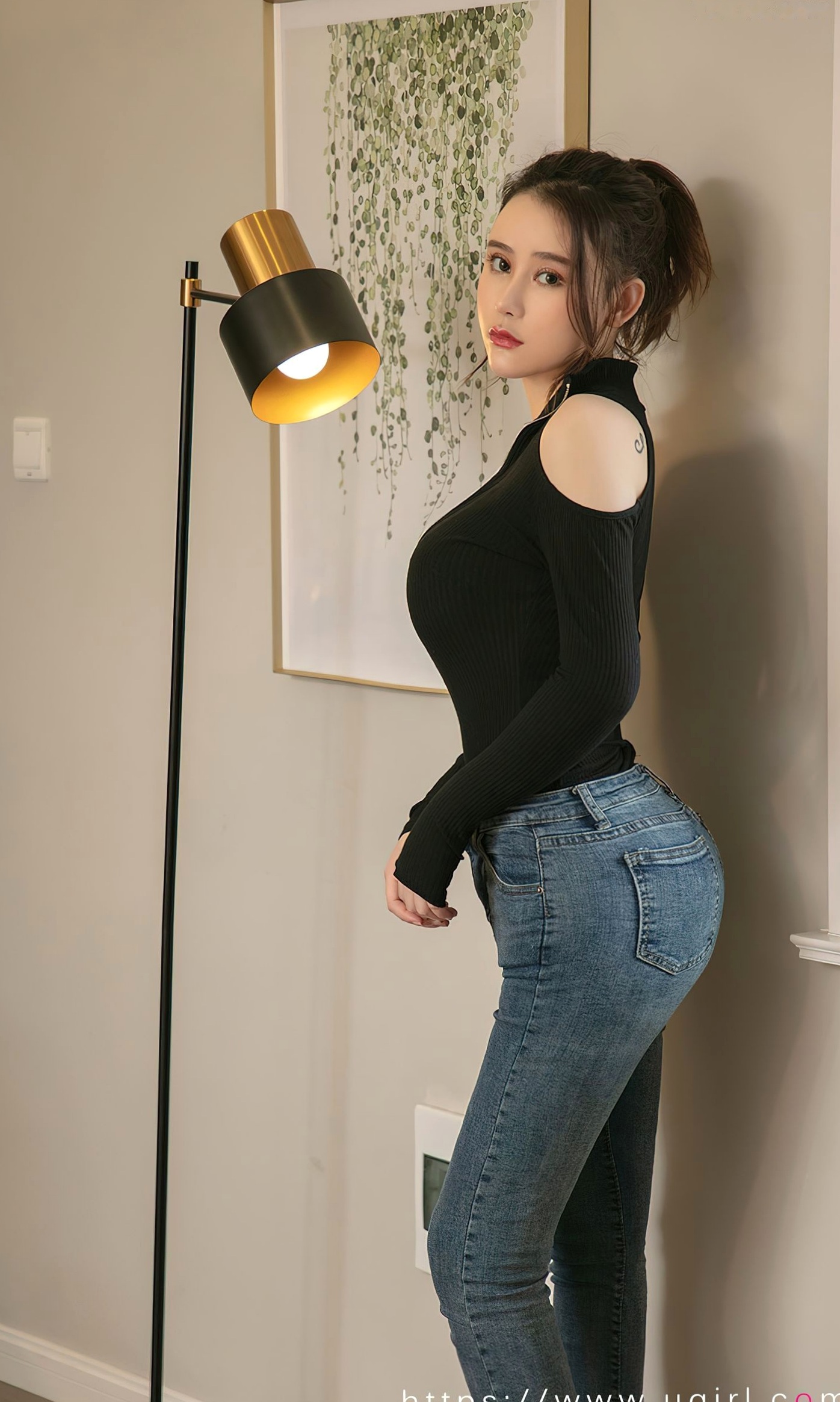 Gallery - UGirls尤果圈 - Chiness Model Cora《完美暗示》：身穿黑色修身吊带裙的室内私房照，尽显优雅冷艳御姐气质爱尤物 - Love Beauty 性感诱惑私房照御女郎 - Royal Lady 极品 女神私房照_秀色女神 - image 6