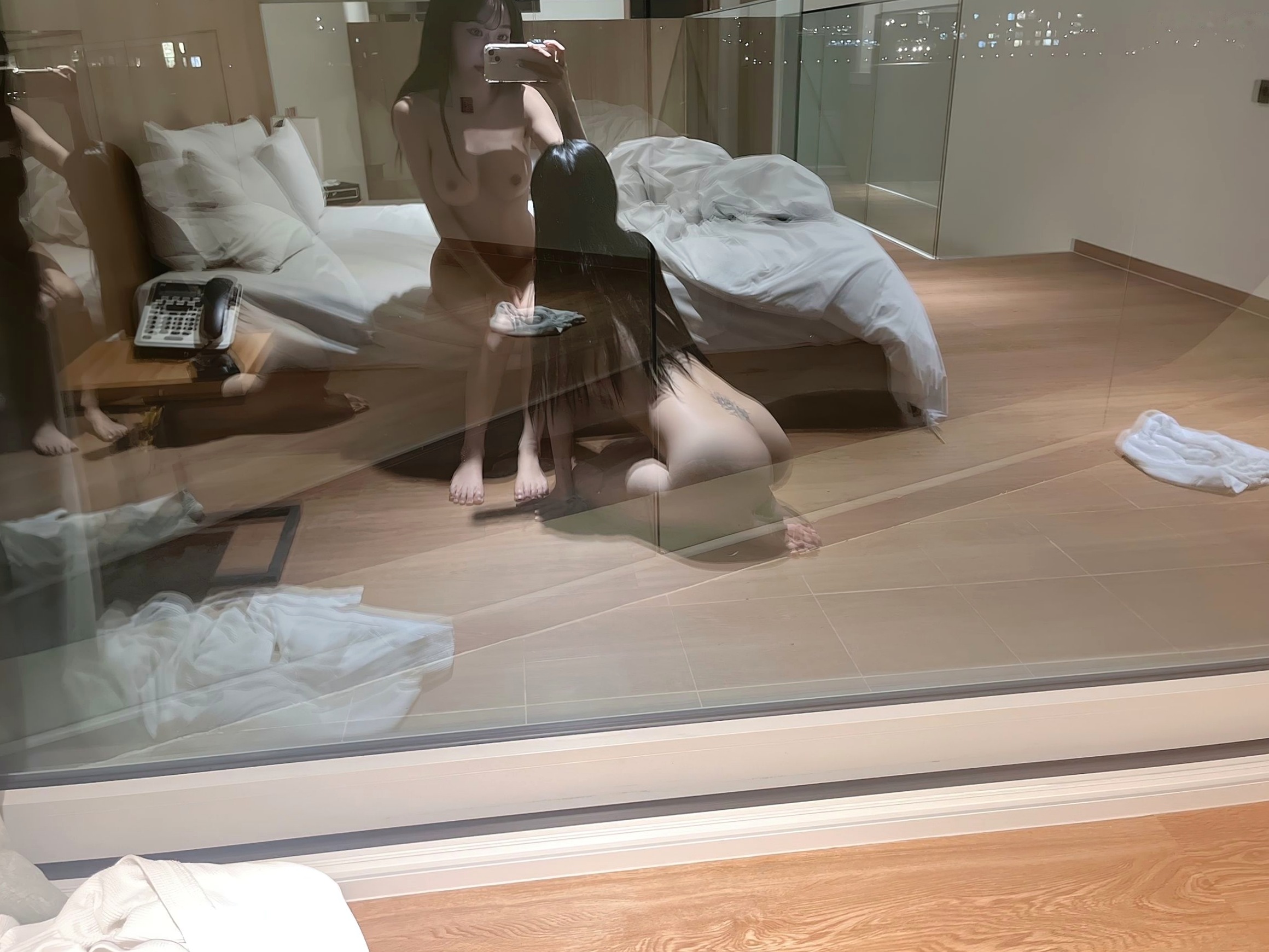 Gallery - 韩国美女Jucy与Mona姐妹花户外温泉私房大尺度写真，无圣光极品身材白嫩诱惑，旅行实拍记录韩国性感极品白嫩无圣光 女神私房照_秀色女神 - image 52