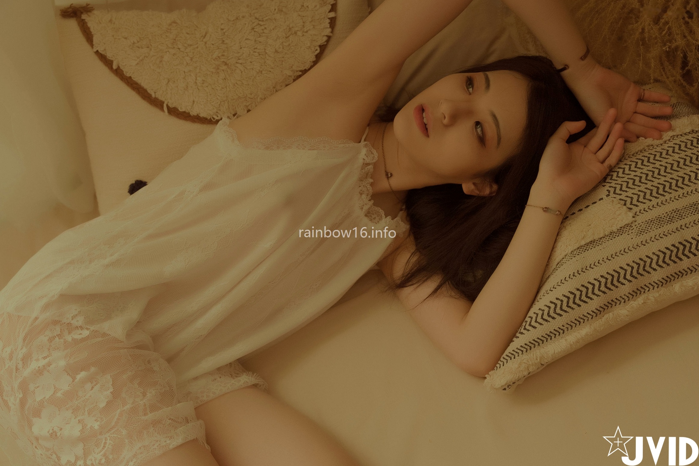 Gallery - JVID-阿黎-最初的小美好：治愈系室内私房写真，白色蕾丝内衣尽显纯欲诱惑，展现绝美身材与清纯气质JVID性感诱惑私房照治愈系白嫩 女神私房照_秀色女神 - image 7