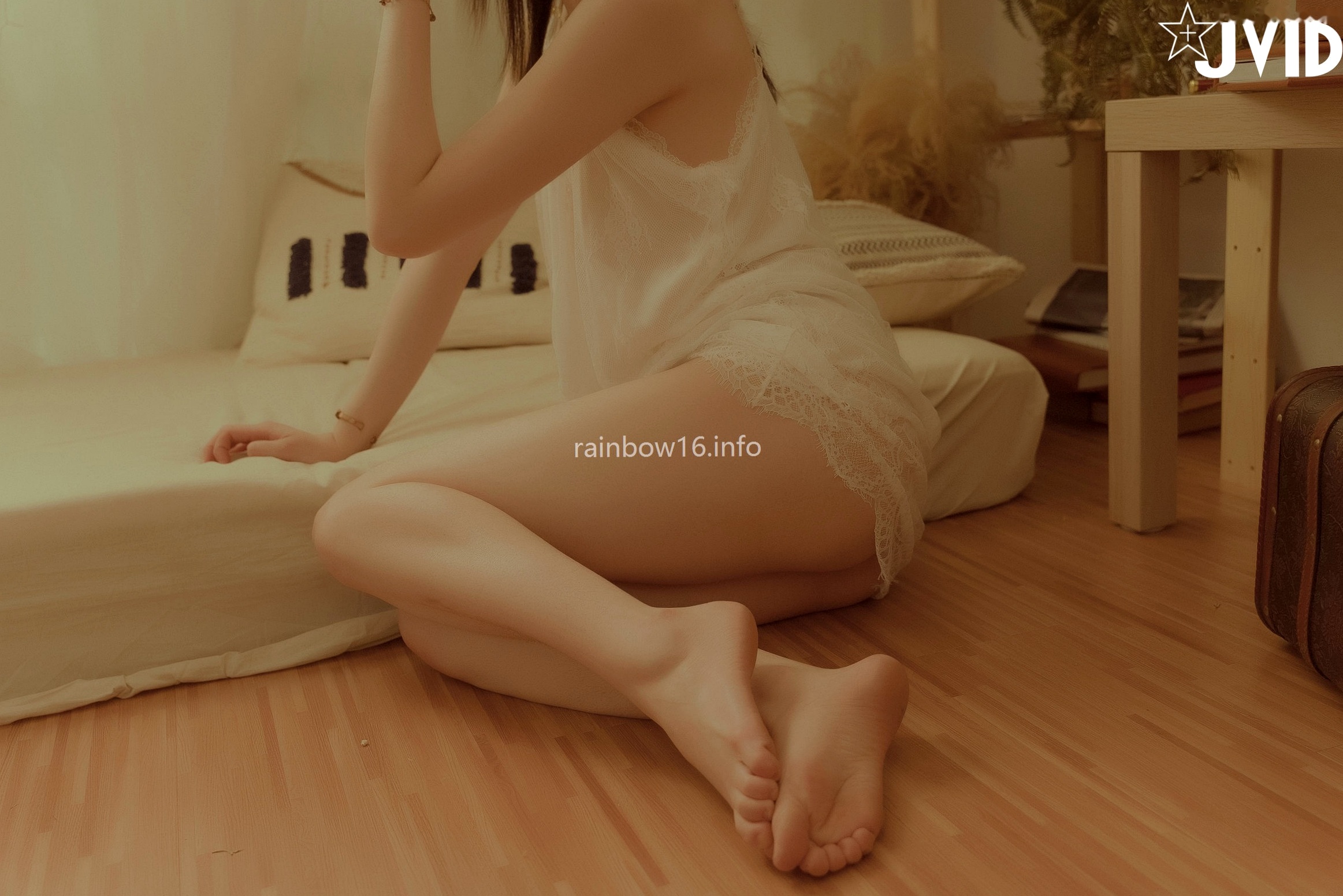 Gallery - JVID-阿黎-最初的小美好：治愈系室内私房写真，白色蕾丝内衣尽显纯欲诱惑，展现绝美身材与清纯气质JVID性感诱惑私房照治愈系白嫩 女神私房照_秀色女神 - image 25