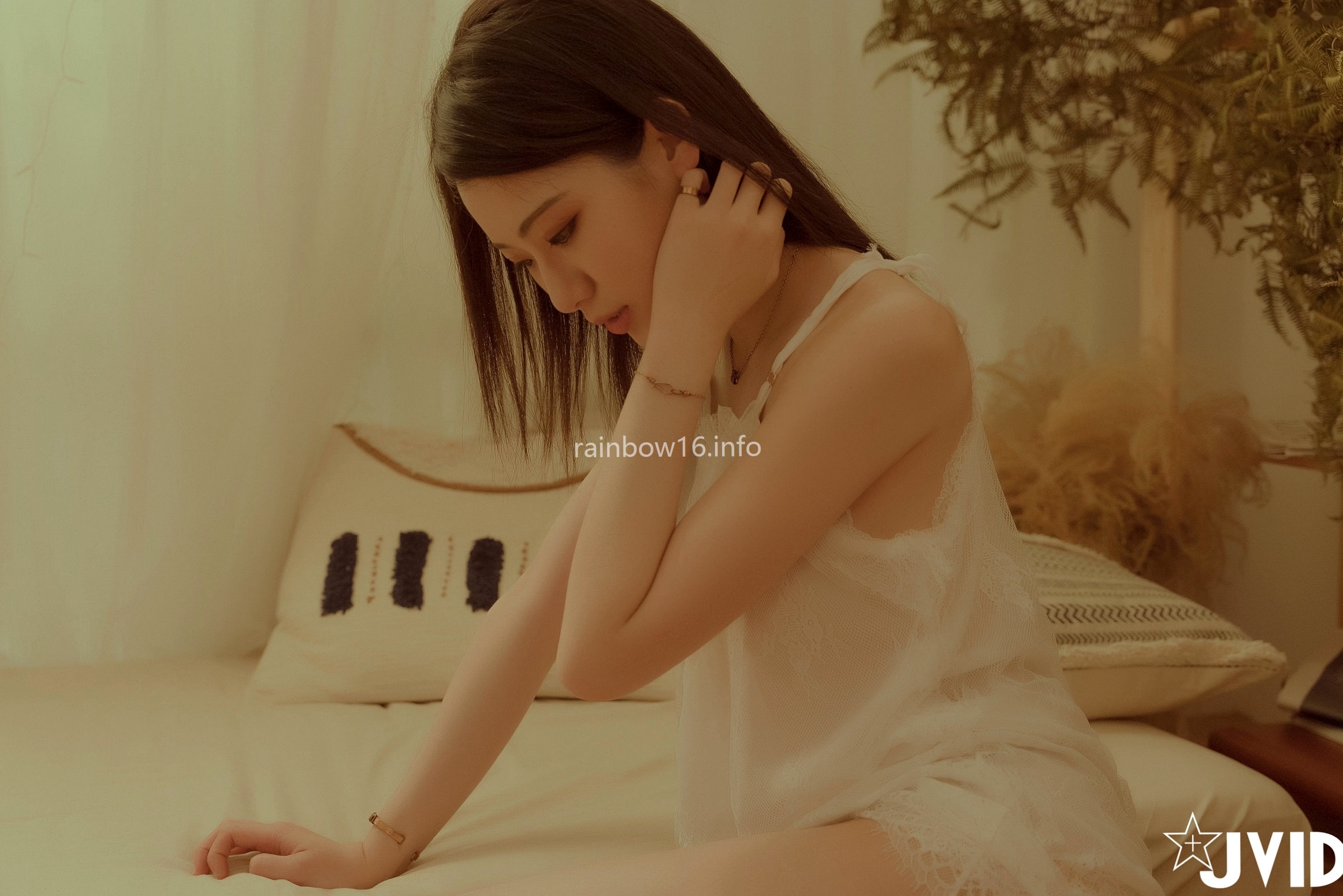 Gallery - JVID-阿黎-最初的小美好：治愈系室内私房写真，白色蕾丝内衣尽显纯欲诱惑，展现绝美身材与清纯气质JVID性感诱惑私房照治愈系白嫩 女神私房照_秀色女神 - image 26