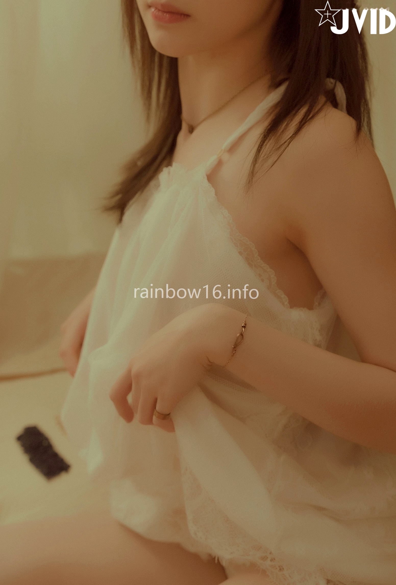 Gallery - JVID-阿黎-最初的小美好：治愈系室内私房写真，白色蕾丝内衣尽显纯欲诱惑，展现绝美身材与清纯气质JVID性感诱惑私房照治愈系白嫩 女神私房照_秀色女神 - image 27