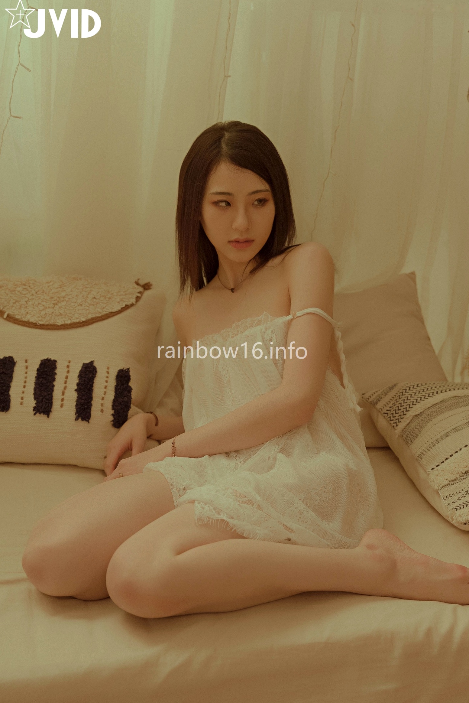 Gallery - JVID-阿黎-最初的小美好：治愈系室内私房写真，白色蕾丝内衣尽显纯欲诱惑，展现绝美身材与清纯气质JVID性感诱惑私房照治愈系白嫩 女神私房照_秀色女神 - image 40